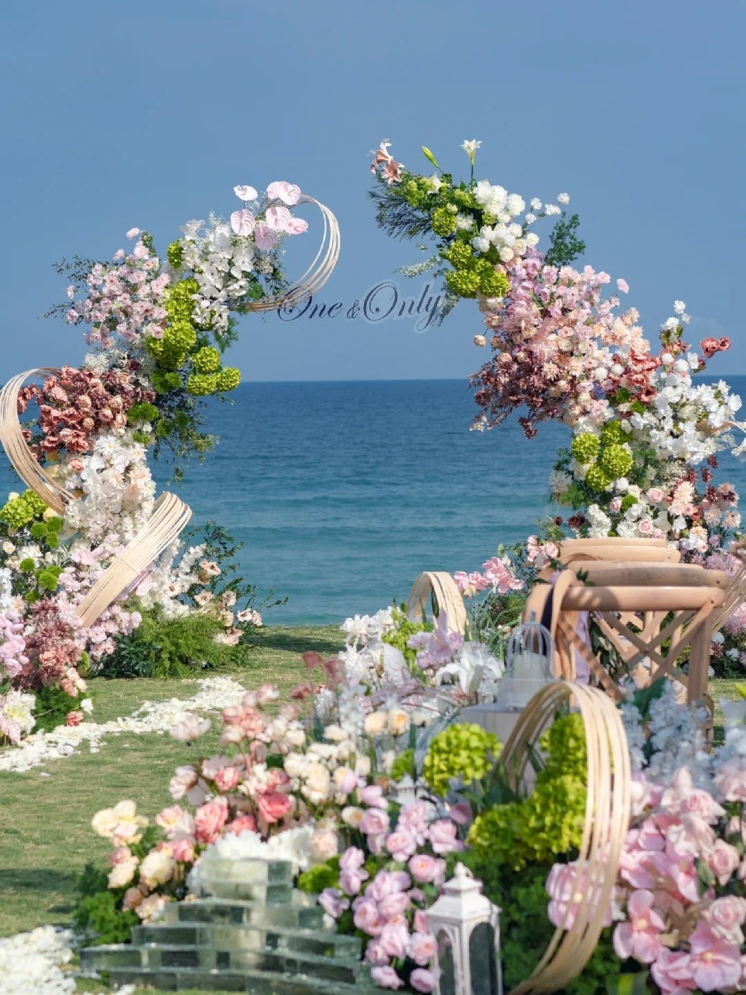🌿 This Wedding Feels Like Spring Decided to Hold a Ceremony by the Sea