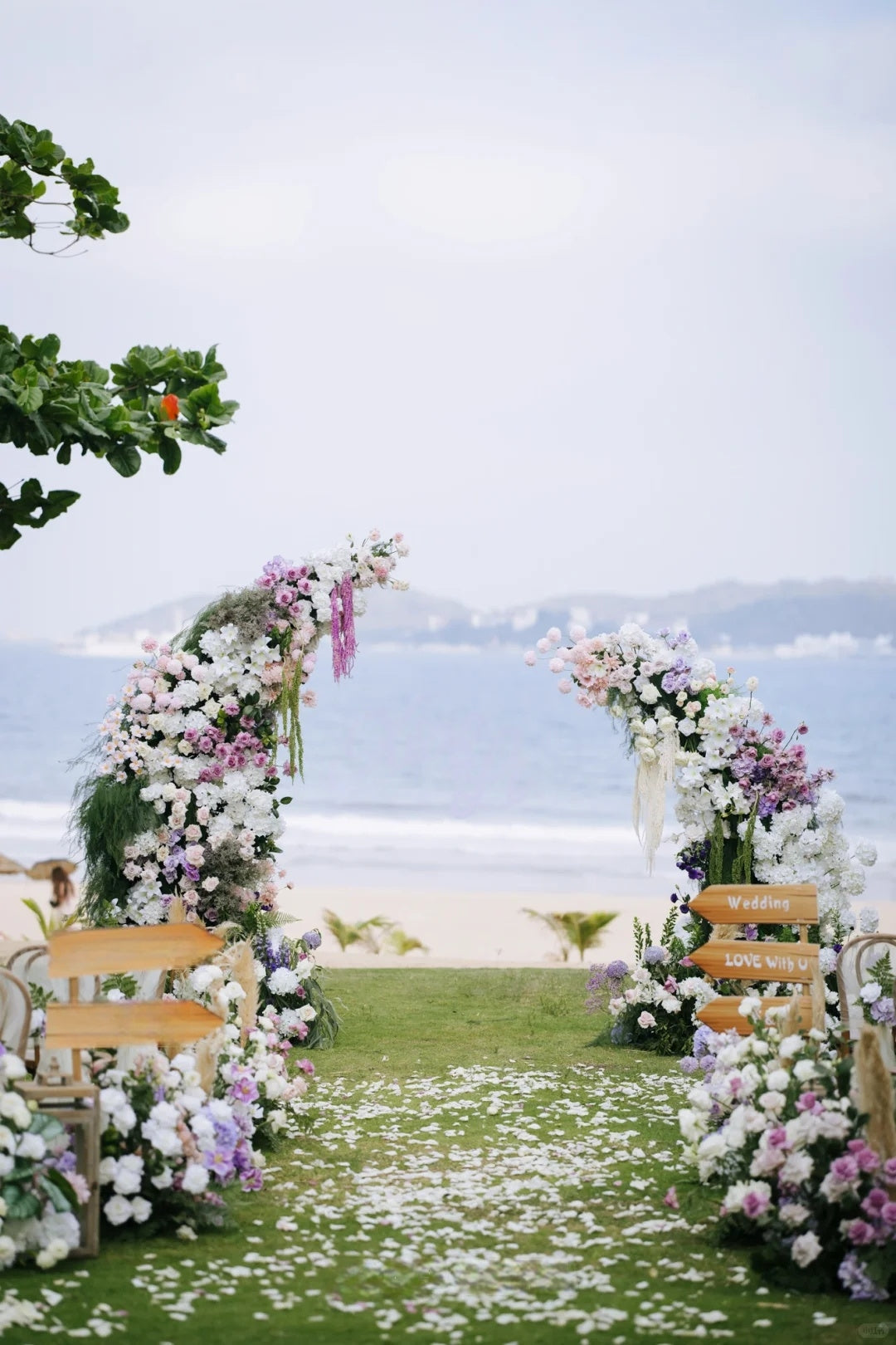 🌊 Oceanfront Island Wedding Inspiration with Soft Lavender Florals and Romantic Coastal Decor