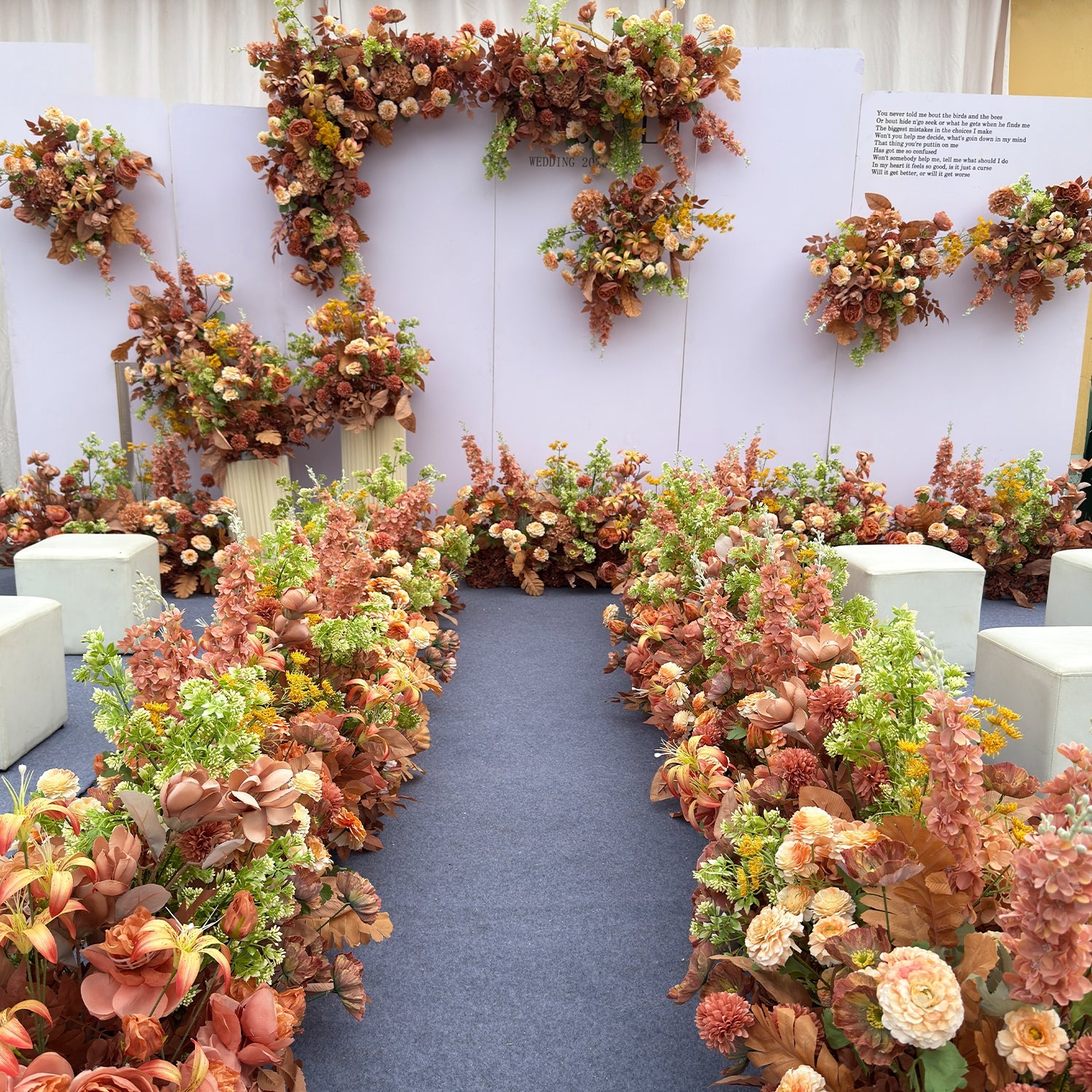 ترتيب زهور صناعية مستوحاة من الربيع – مجموعة زهور صناعية باللونين الأزرق والأصفر للفعاليات FA-264