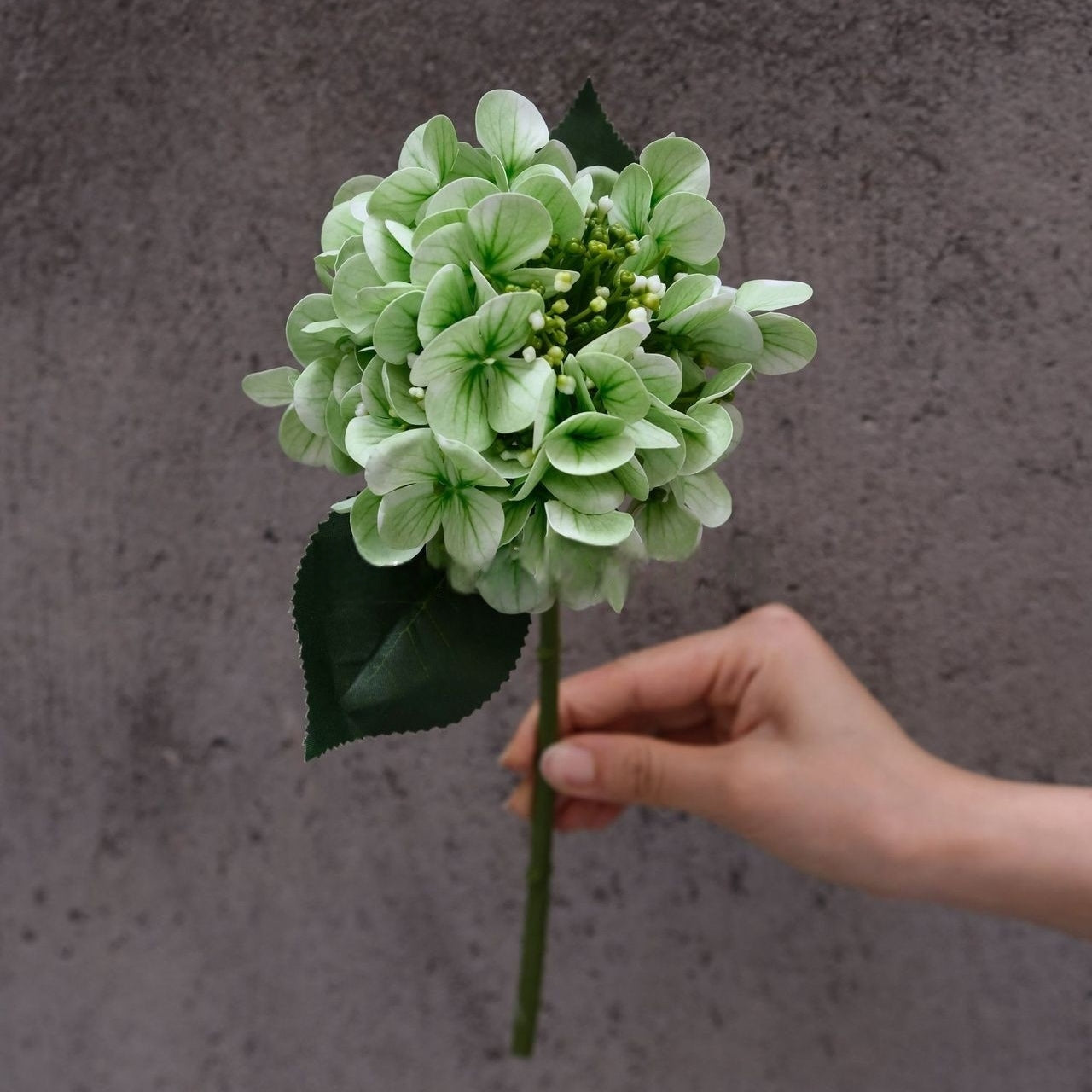 30cm Soft Touch Artificial Hydrangea by Valar Flower – Small Moisturizing Look Silk Flowers FS-1078