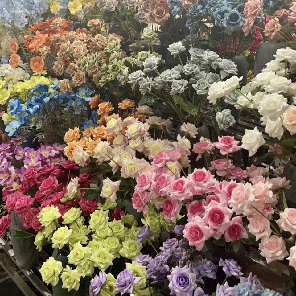 Valar Flower 4-Head Petite Edge Roses – Realistic Faux Rose Stems for Elegant Floral Arrangements FS-1062