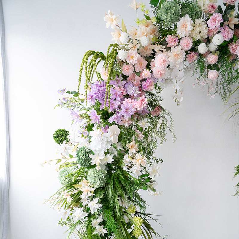 Eleganter Blumenbogen in Mondform für die Hochzeitszeremonie – Künstlicher Blumenbogen für Hochzeiten, Veranstaltungen und besondere Anlässe