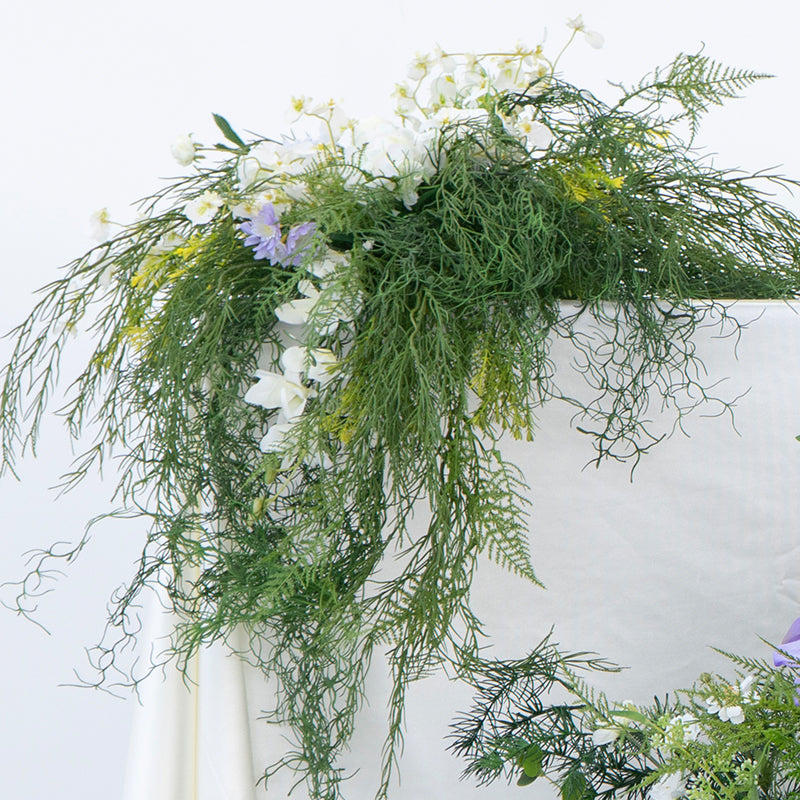 エレガントな青と白の花柄ウェディングアーチ、人工花のアレンジメント、セレモニーバックドロップ&イベント装飾 FA-211