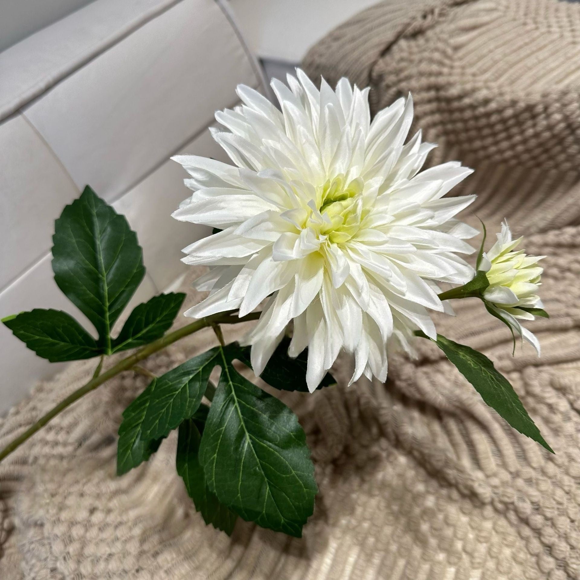 European Artificial Dahlia – Lifelike Silk Flower for Centerpieces & Bouquets FS-1026
