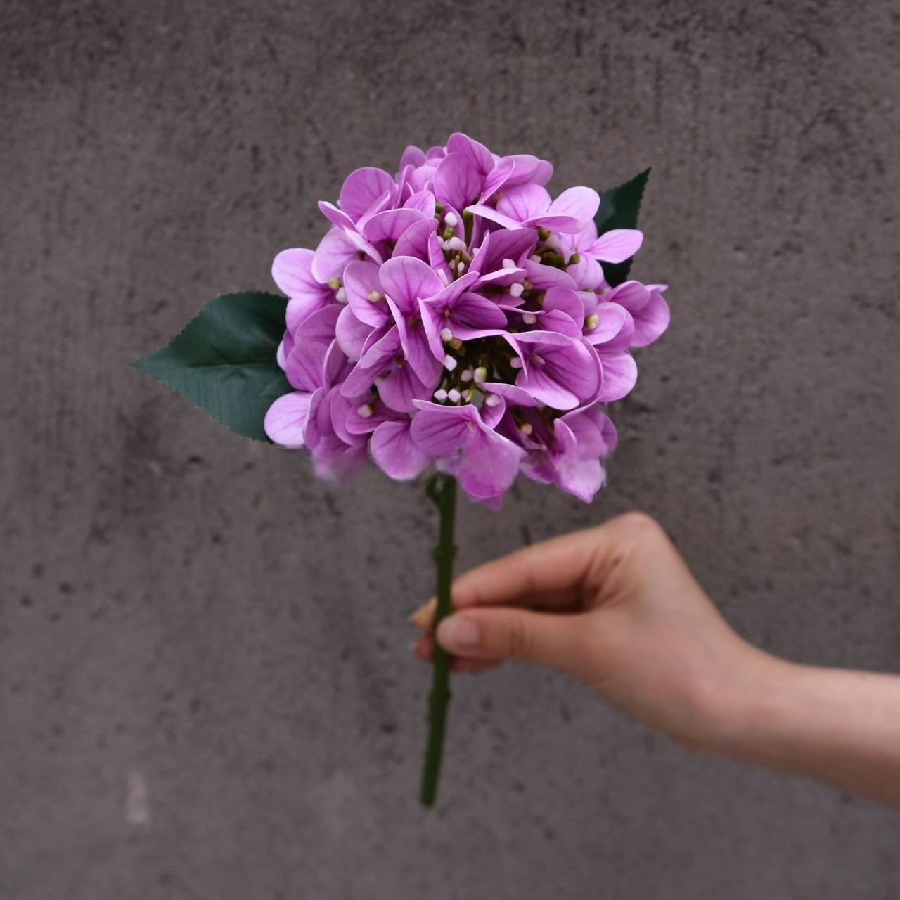 30cm Soft Touch Artificial Hydrangea by Valar Flower – Small Moisturizing Look Silk Flowers FS-1078