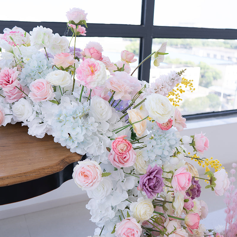 Corredor de mesa floral falso en tonos malva romántico y rubor, flores elegantes en cascada para ocasiones especiales FA-238