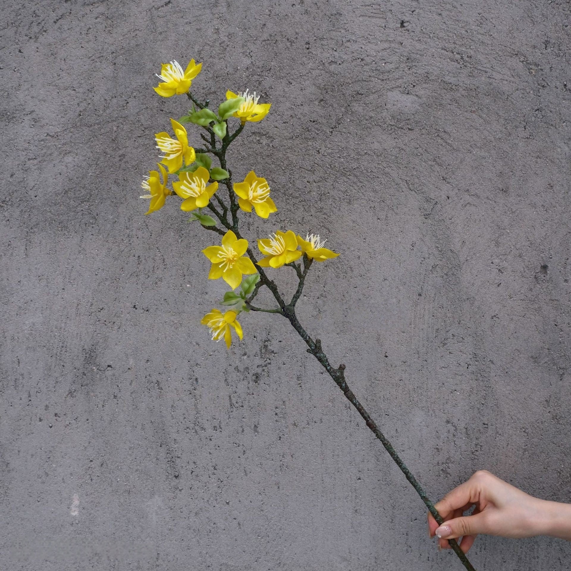 3D Artificial Plum Blossom Branches by Valar Flower – Lifelike Wax Flower Sprays for Spring Festivals & Arrangements FS-1074