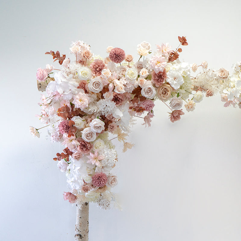 Boho Neutral Kunstblumenbogen – Eleganter Hochzeitshintergrund in Rosa und Elfenbein FA-260
