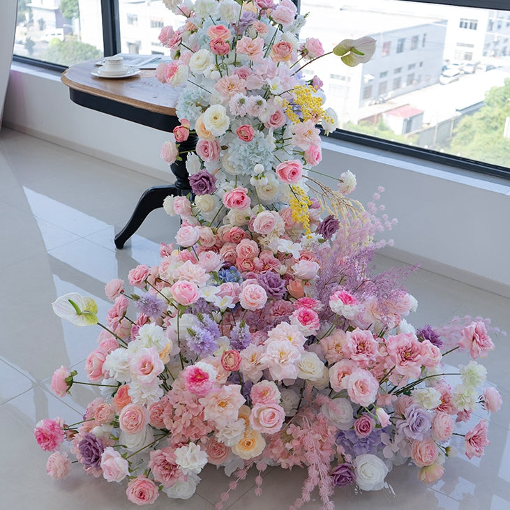 Corredor de mesa floral falso en tonos malva romántico y rubor, flores elegantes en cascada para ocasiones especiales FA-238