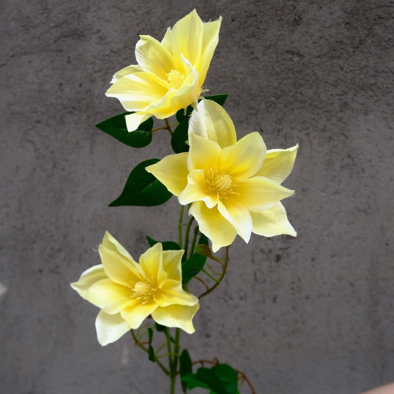 Valar Flower Artificial Clematis Spray – Realistic 3-Head Faux Flower Stem for Wedding & Home Decor FS-1075