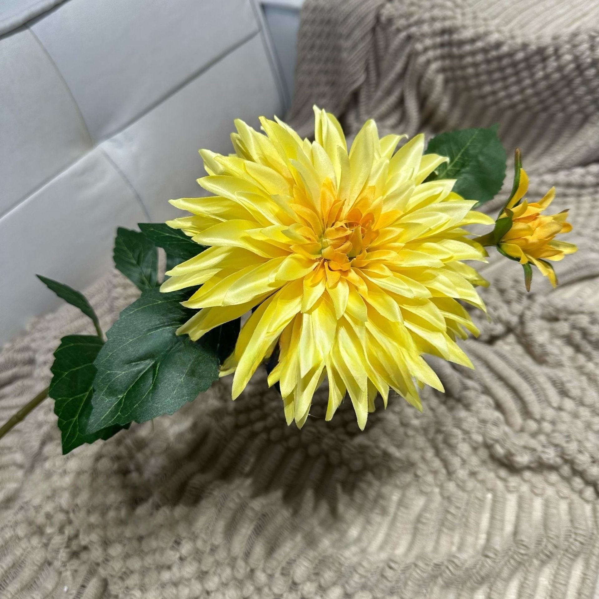 European Artificial Dahlia – Lifelike Silk Flower for Centerpieces & Bouquets FS-1026