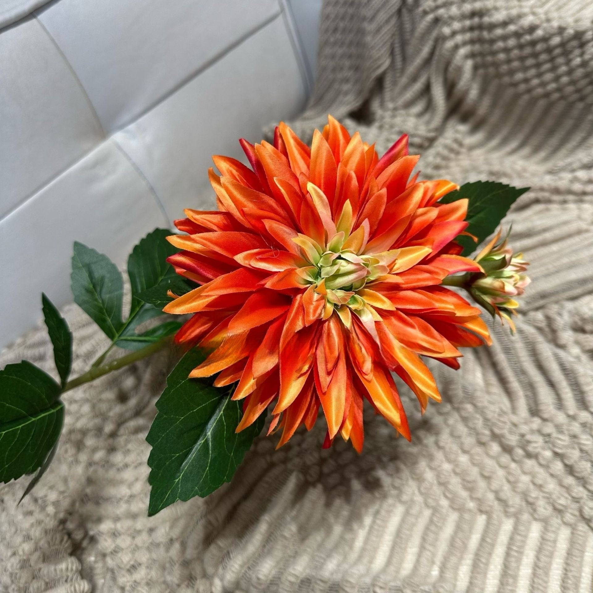European Artificial Dahlia – Lifelike Silk Flower for Centerpieces & Bouquets FS-1026