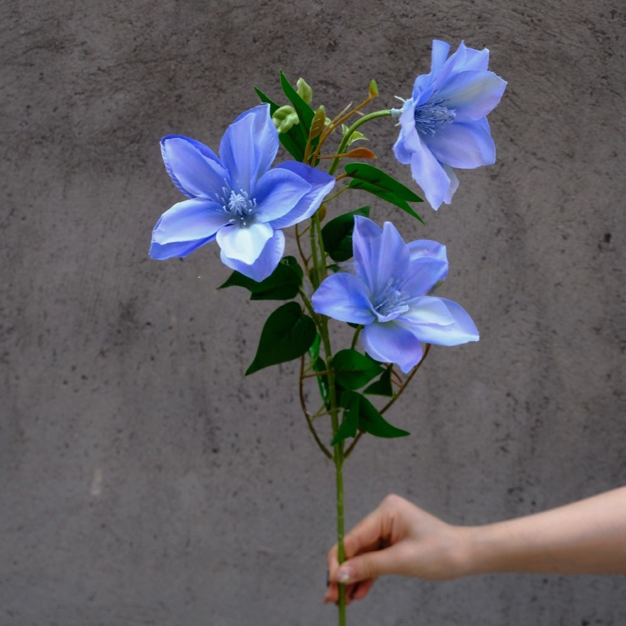 Valar Flower Artificial Clematis Spray – Realistic 3-Head Faux Flower Stem for Wedding & Home Decor FS-1075