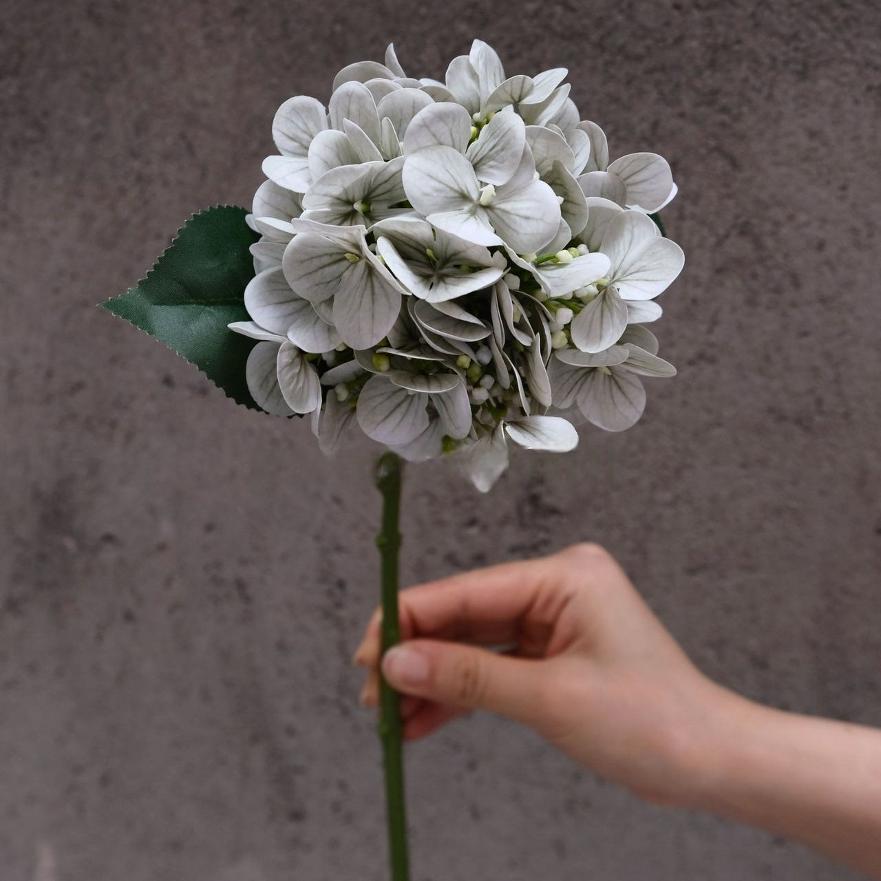 30cm Soft Touch Artificial Hydrangea by Valar Flower – Small Moisturizing Look Silk Flowers FS-1078