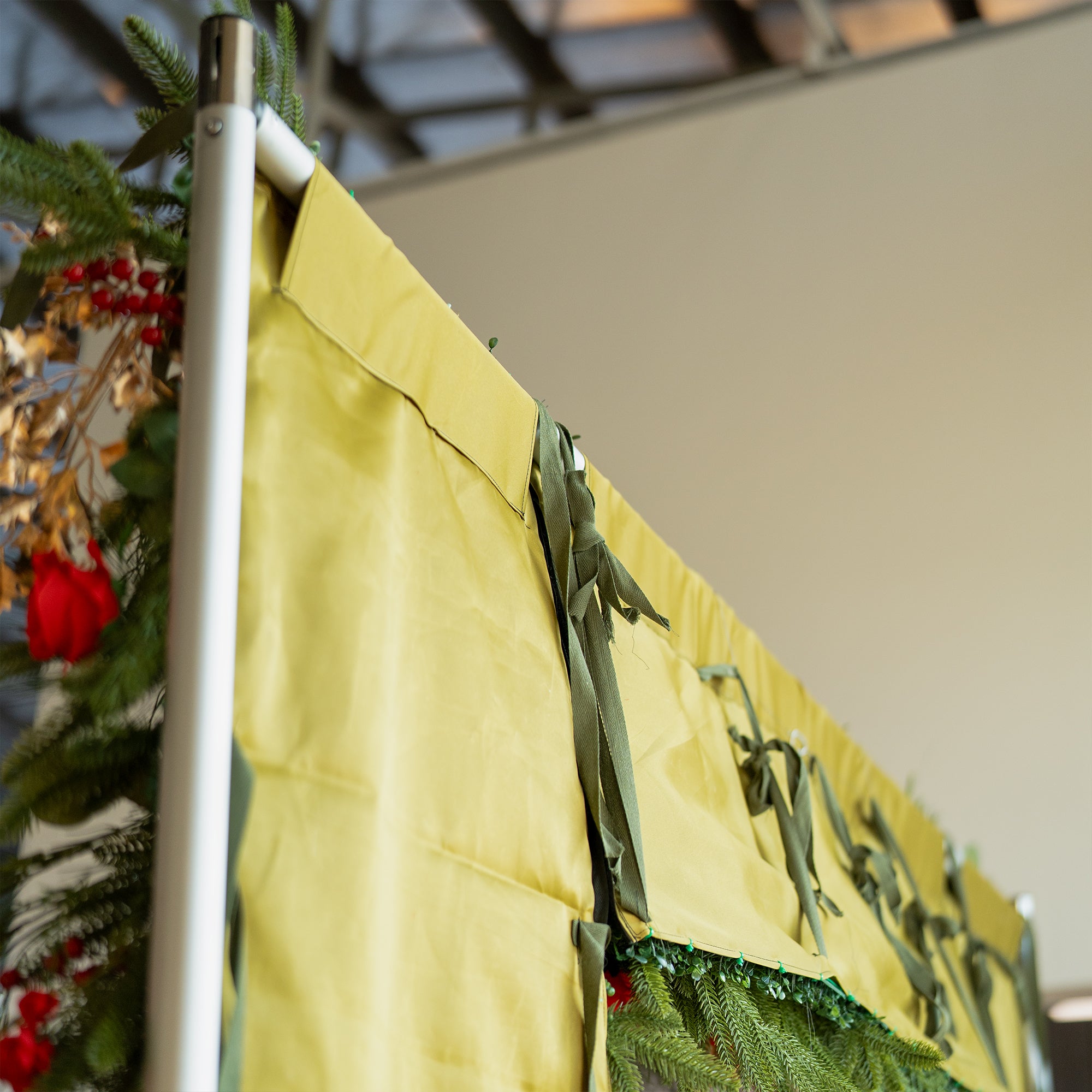 Eleganter Blumenbogen in Mondform für die Hochzeitszeremonie – Künstlicher Blumenbogen für Hochzeiten, Veranstaltungen und besondere Anlässe