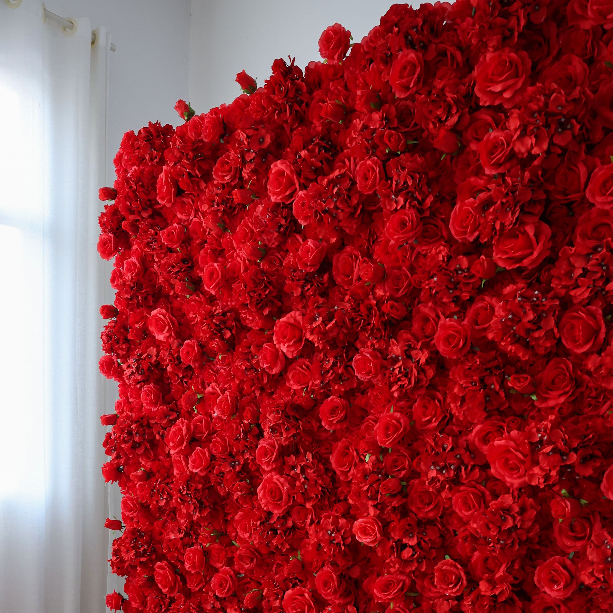 3Dレッドローズロールアップフラワーウォールバックドロップ 結婚式&パーティーセレブレーションデコ VF-157-3-U