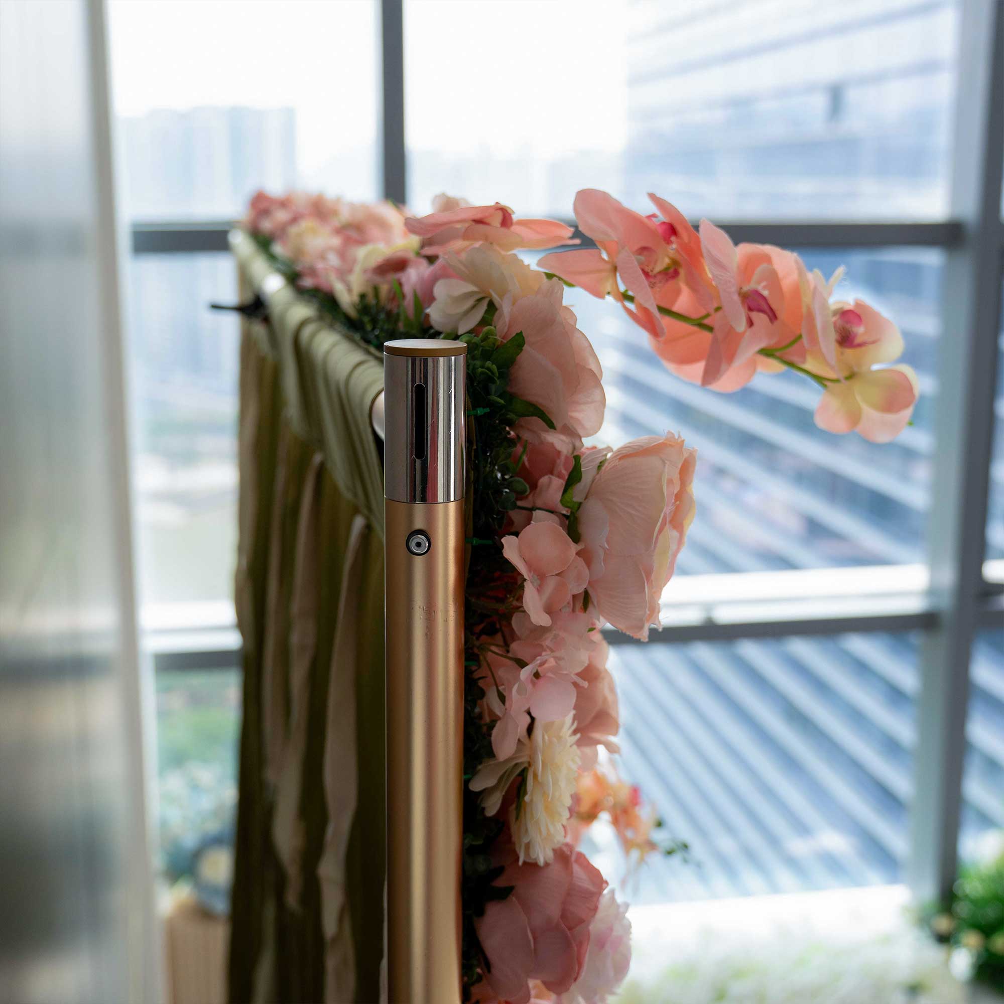 バラーフラワーロールアップファブリック人工花壁結婚式バックドロップ、フローラルパーティーデコレーション、イベントフォトグラフィー-VF-359