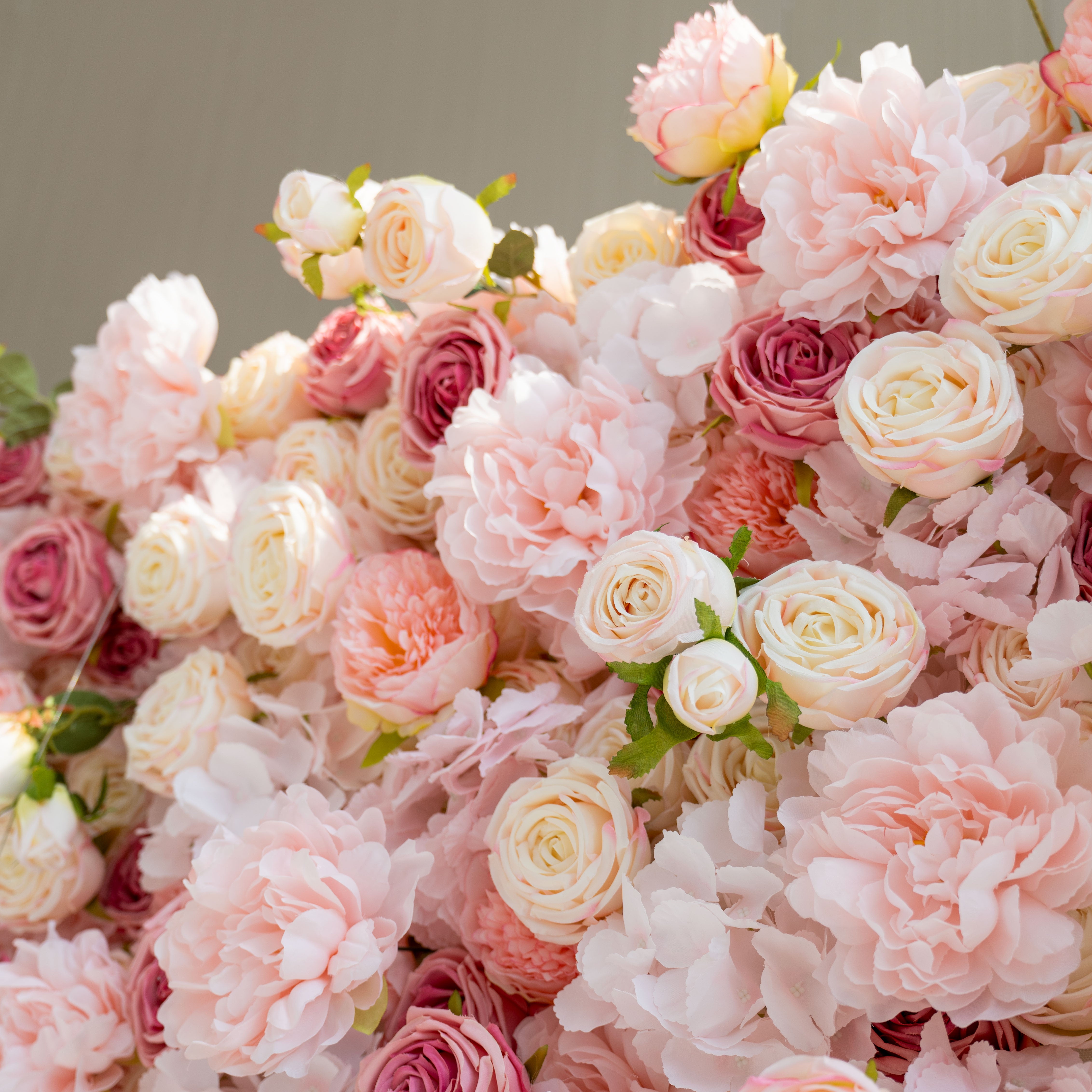 5Dロールアップ人工シルクフラワーウォールバックドロップ | 結婚披露宴、会場装飾、イベントプランナーのための完璧なフローラルデコレーション VF-503