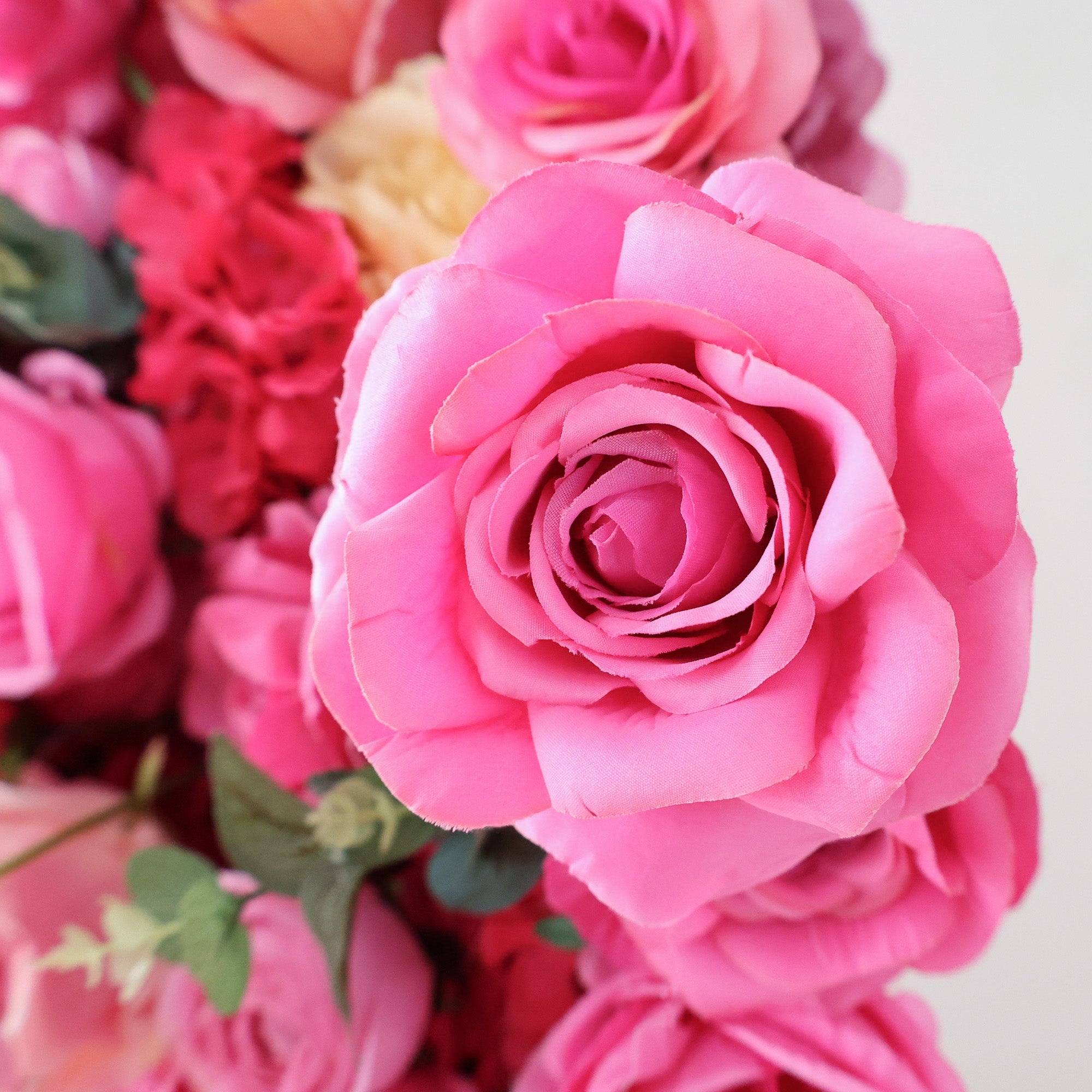 5Dピンクローズロールアップフラワーウォールバックドロップ 結婚式&パーティーセレブレーションデコ VF-501