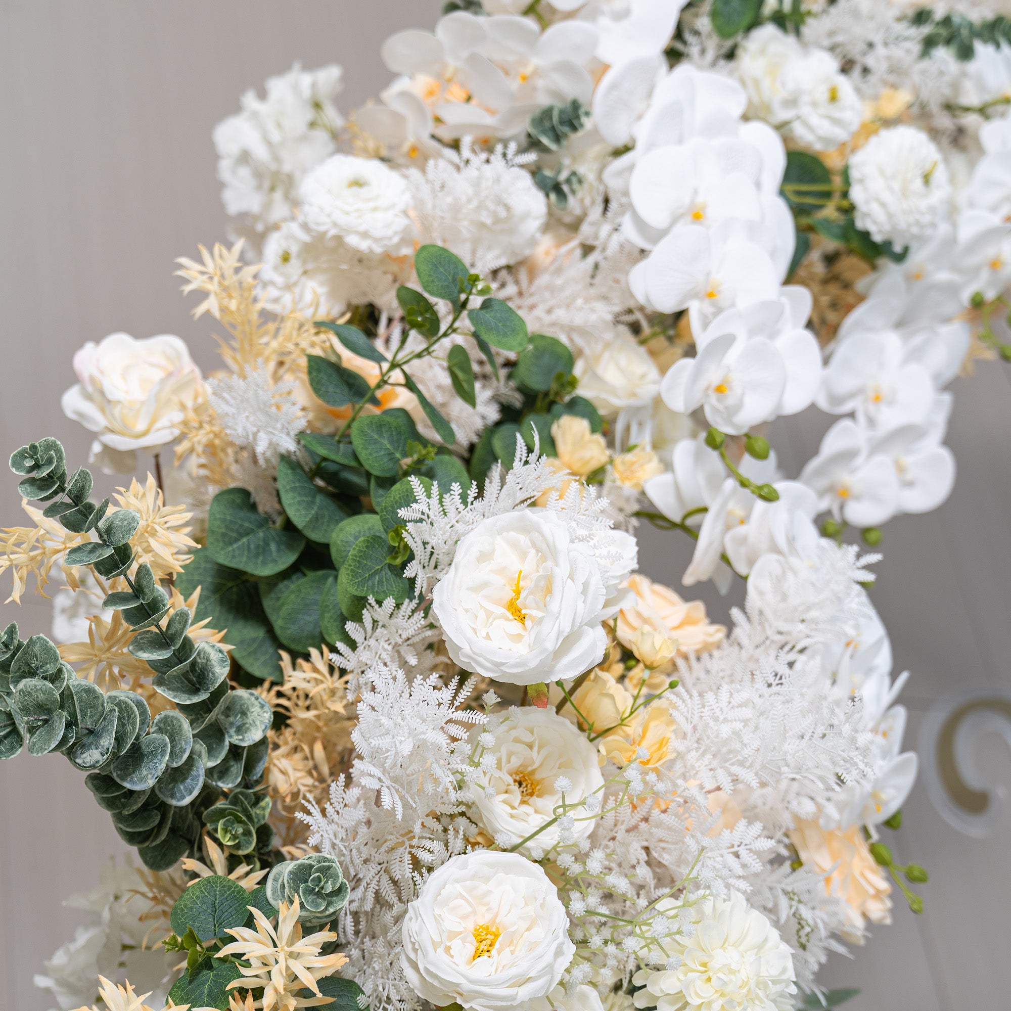 Arche florale élégante en forme de lune pour cérémonie de mariage - Arche de fleurs artificielles pour mariages, événements et occasions spéciales
