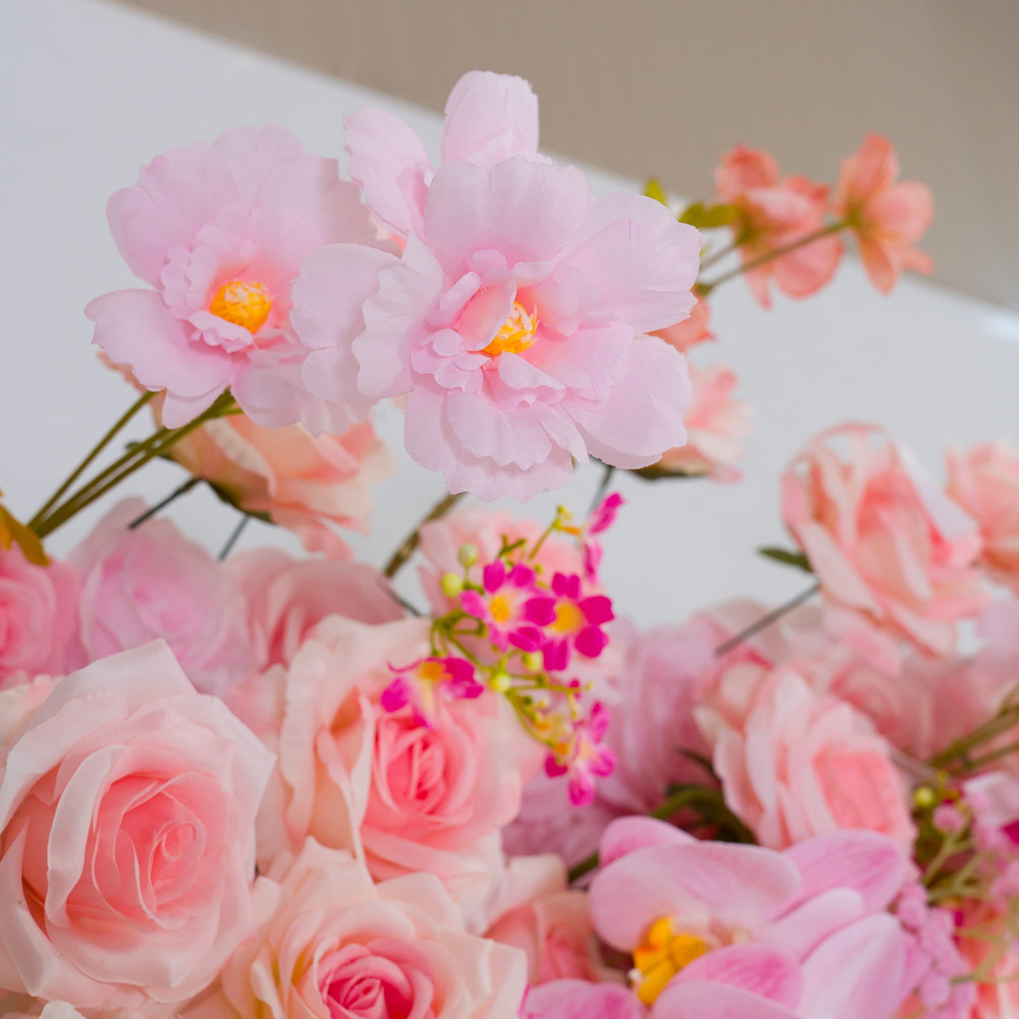 Valar Pink Rose Floral Arch, Artificial Backdrop, Romantic Wedding Ceremony Decor, Elegant Event Photography Prop VA-352