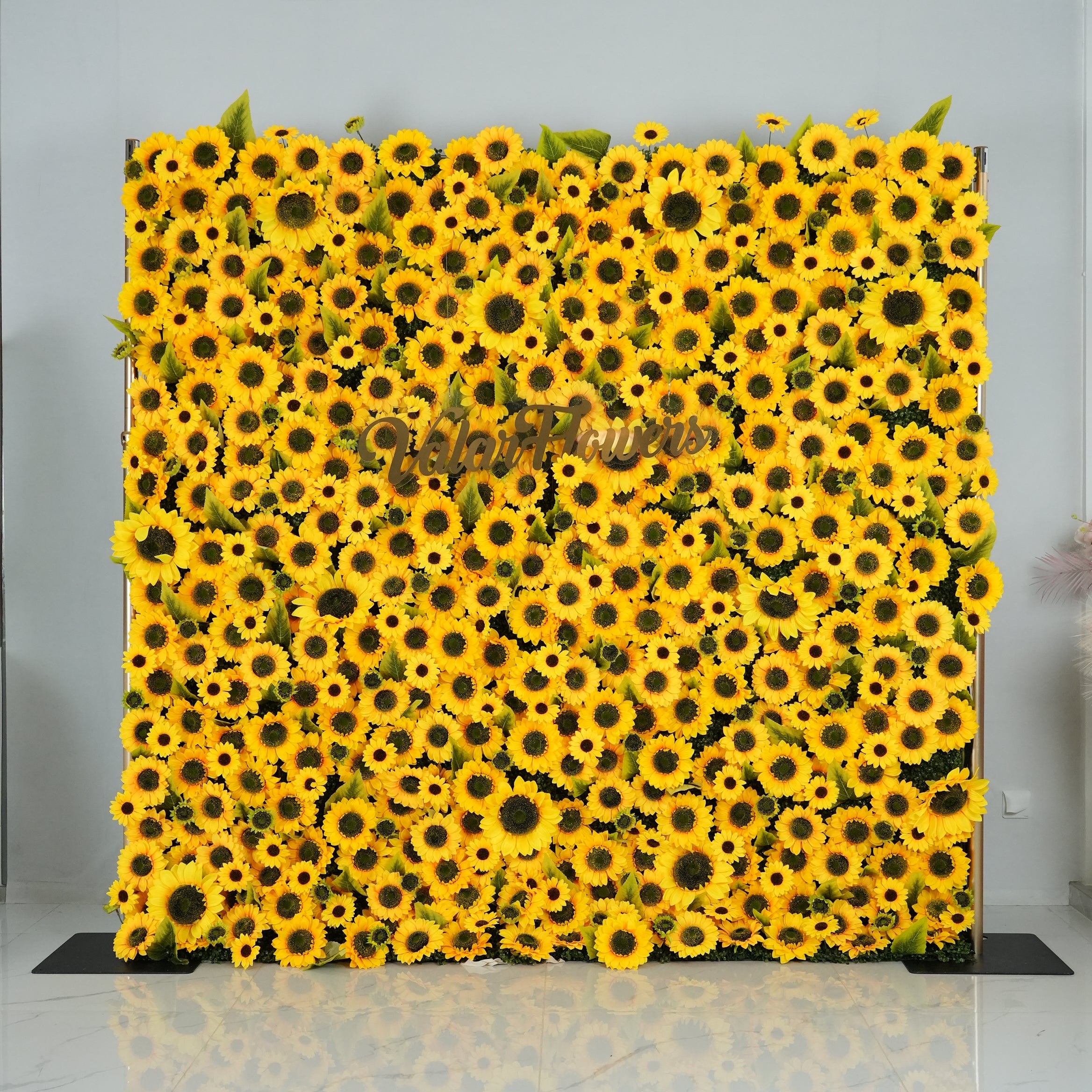 ValarFlowers 인공 꽃 벽 배경: Sunbliss 꽃 인공 꽃 벽 배경-빛나는 노란 해바라기 필드 에디션-VF-265-2