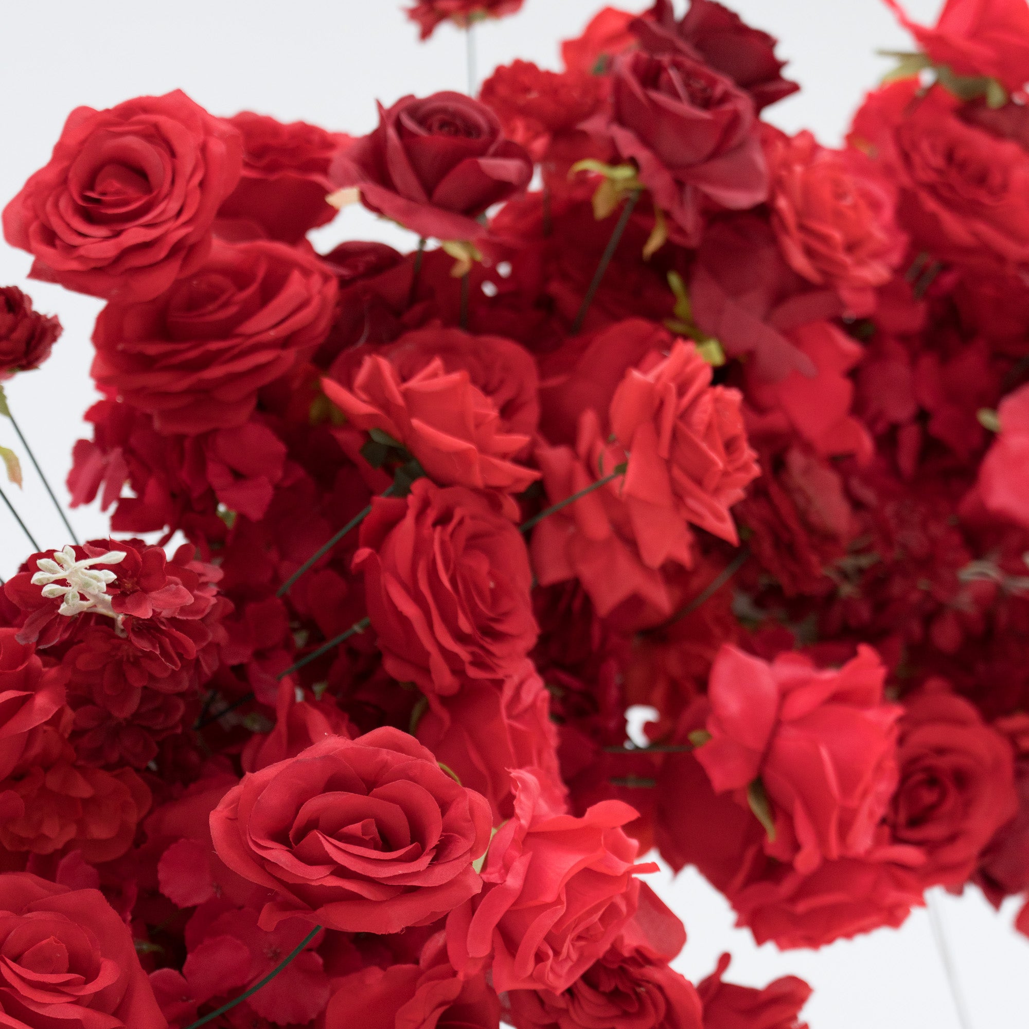 Valar Flower Red Rose Heart - Shaped Floral Backdrop: A Romantic Proposal & Event Centerpiece HA-405