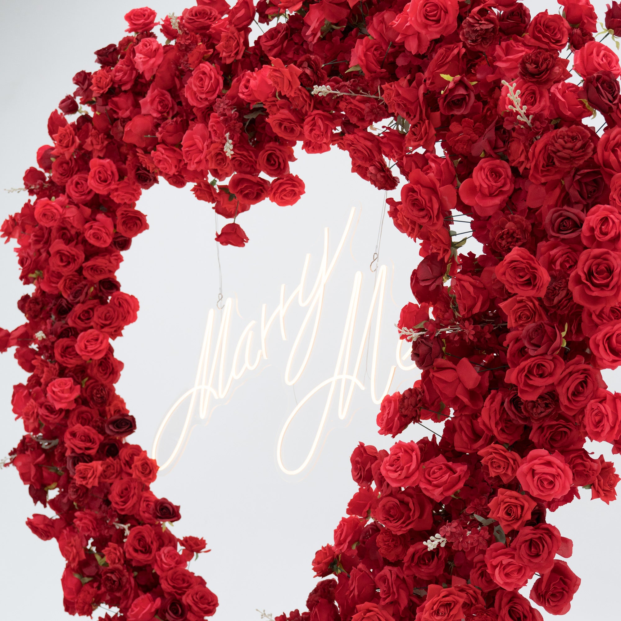 Valar Flower Red Rose Heart - Shaped Floral Backdrop: A Romantic Proposal & Event Centerpiece HA-405