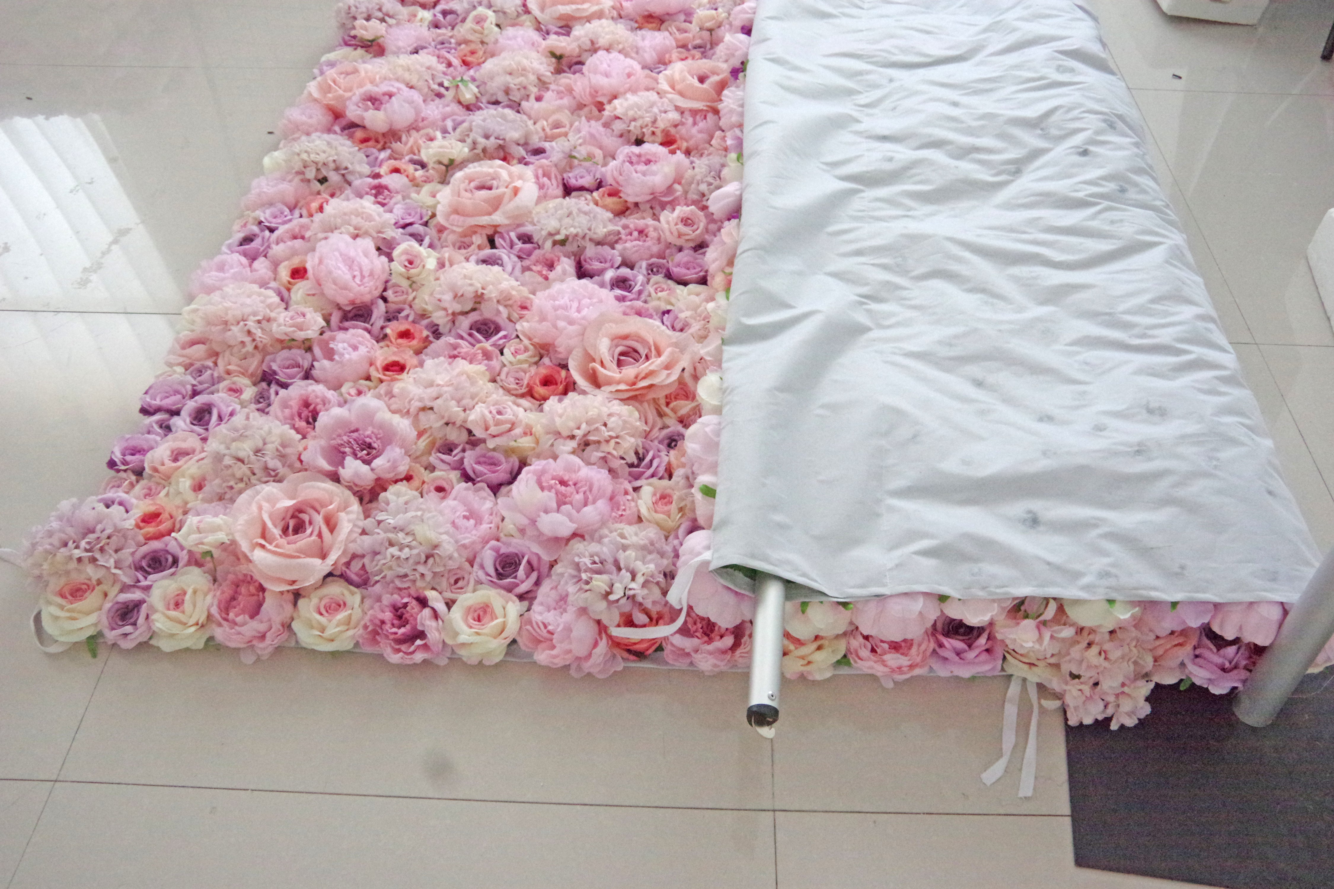 3Dピンクローズロールアップフラワーウォールバックドロップ ウェディング&パーティーセレブレーションデコ VF-048