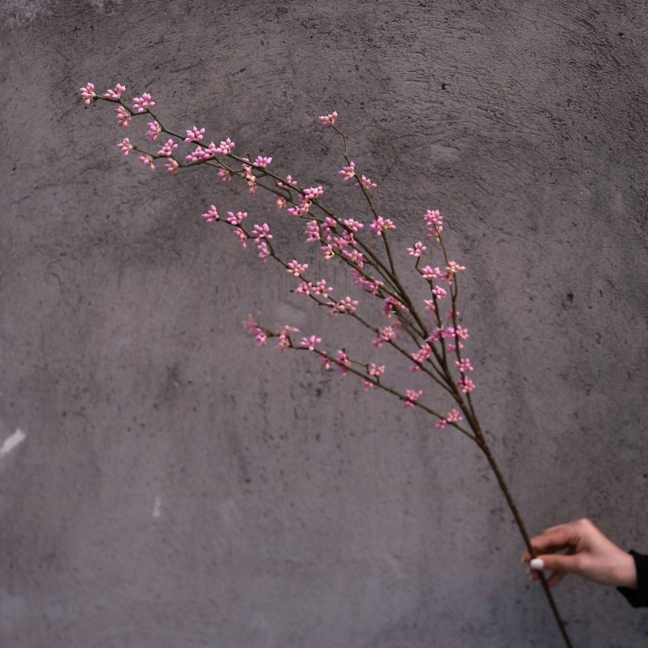 Conjunto de Flores Artificiales Negras y Rosas – Decoración Moderna para Fondo de Fiesta de Cumpleaños con Arreglo Floral Falso FA-255