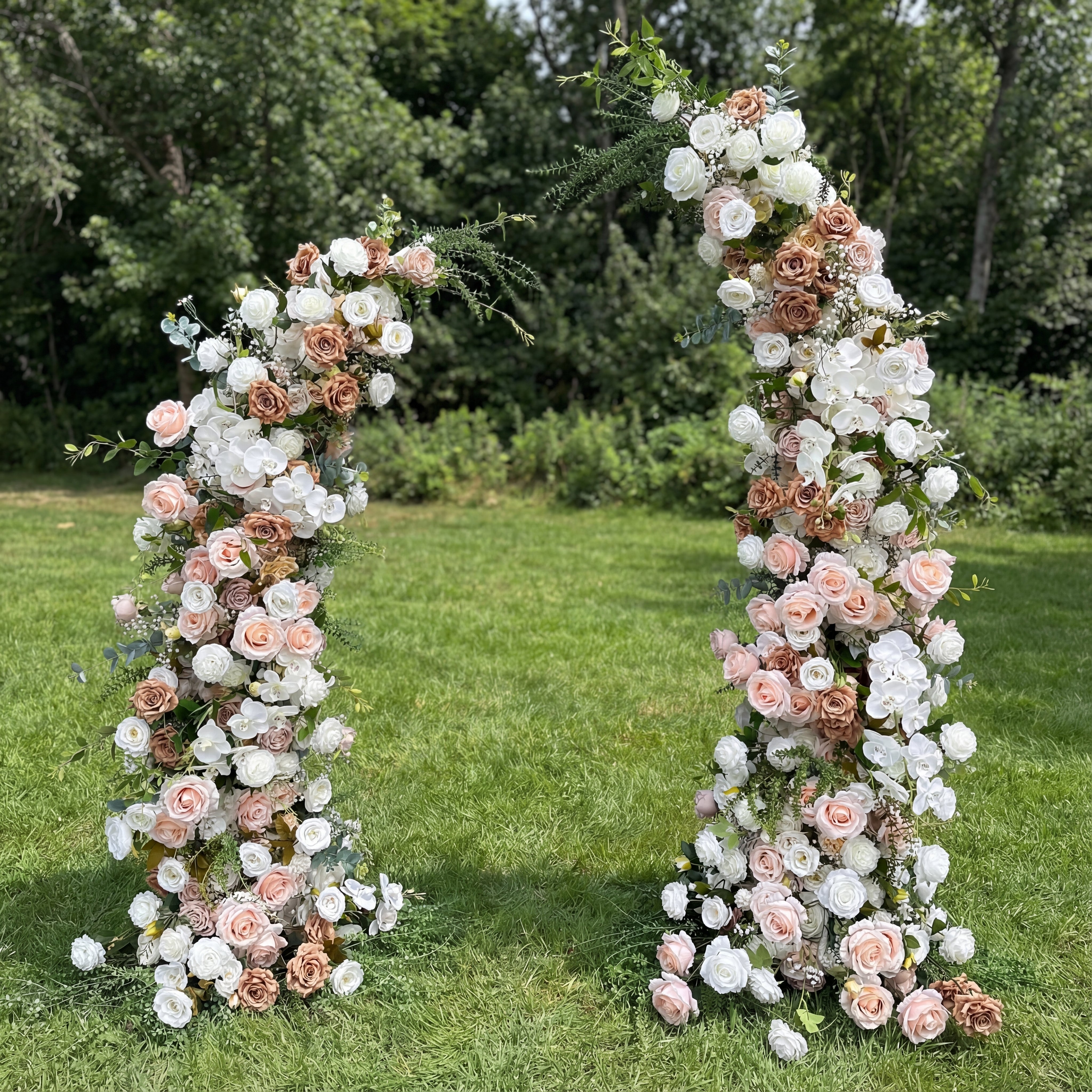 エレガントな月形ウェディングセレモニーフローラルアーチ - 結婚式、イベント、特別な occasion のための人工花アーチ VA-325