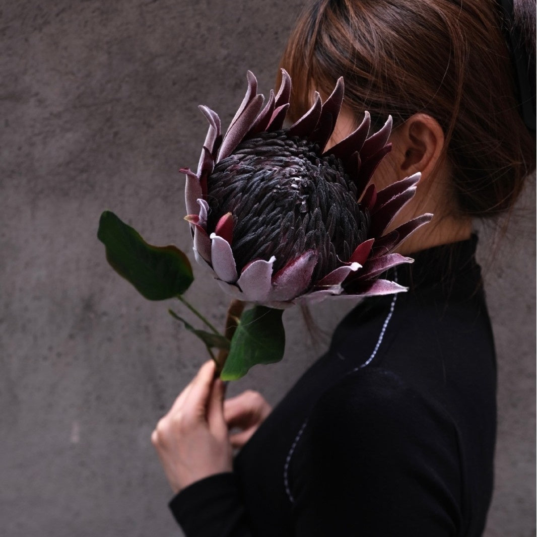 Valar Flower Realistic Protea King Bloom – Faux Statement Flower for Wedding & Event Styling FS-1066