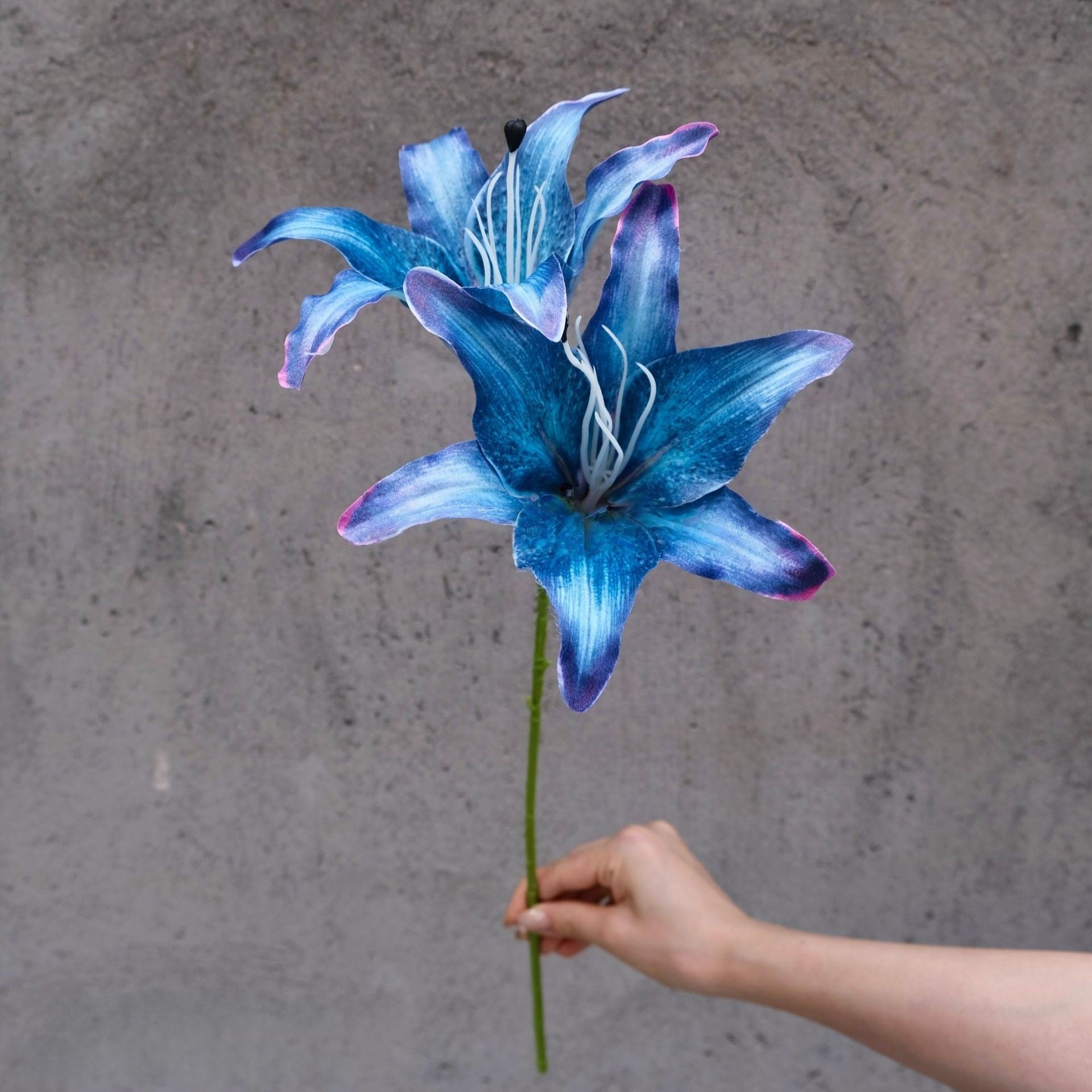 Valar Flower Faux Double Lily Stems – Real Touch Perfume Lilies for Elegant Home Decor FS-1065