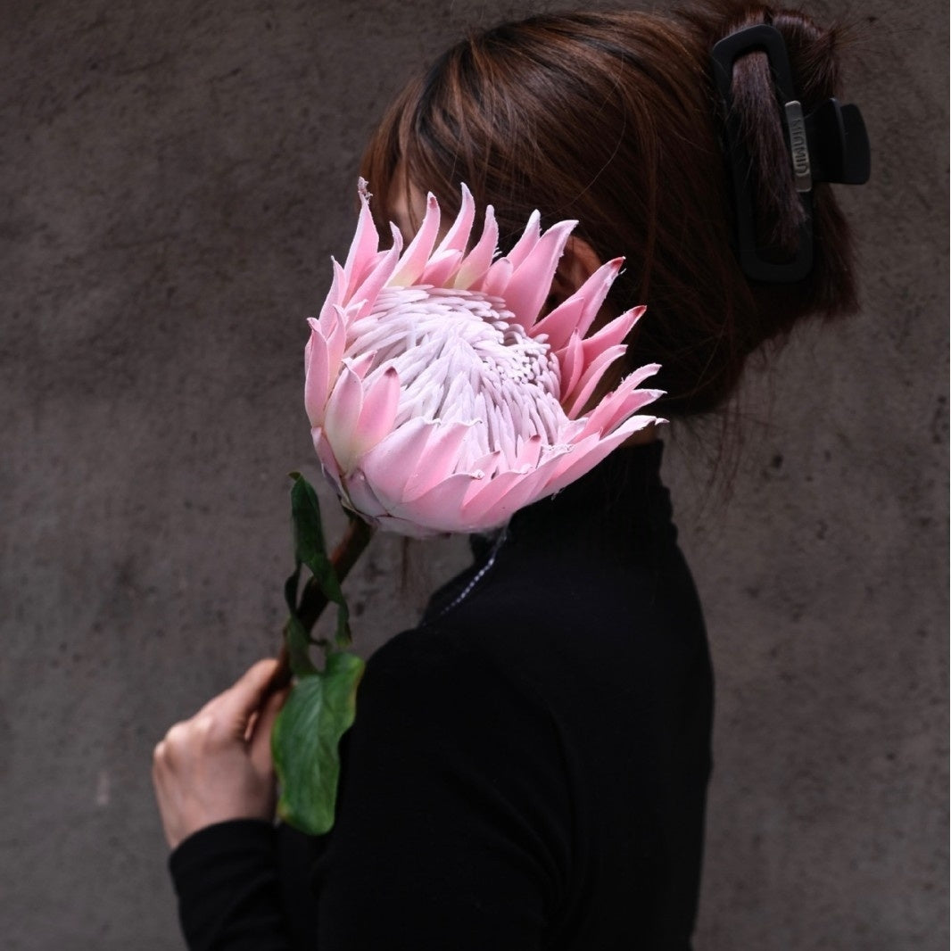 Valar Flower Realistic Protea King Bloom – Faux Statement Flower for Wedding & Event Styling FS-1066