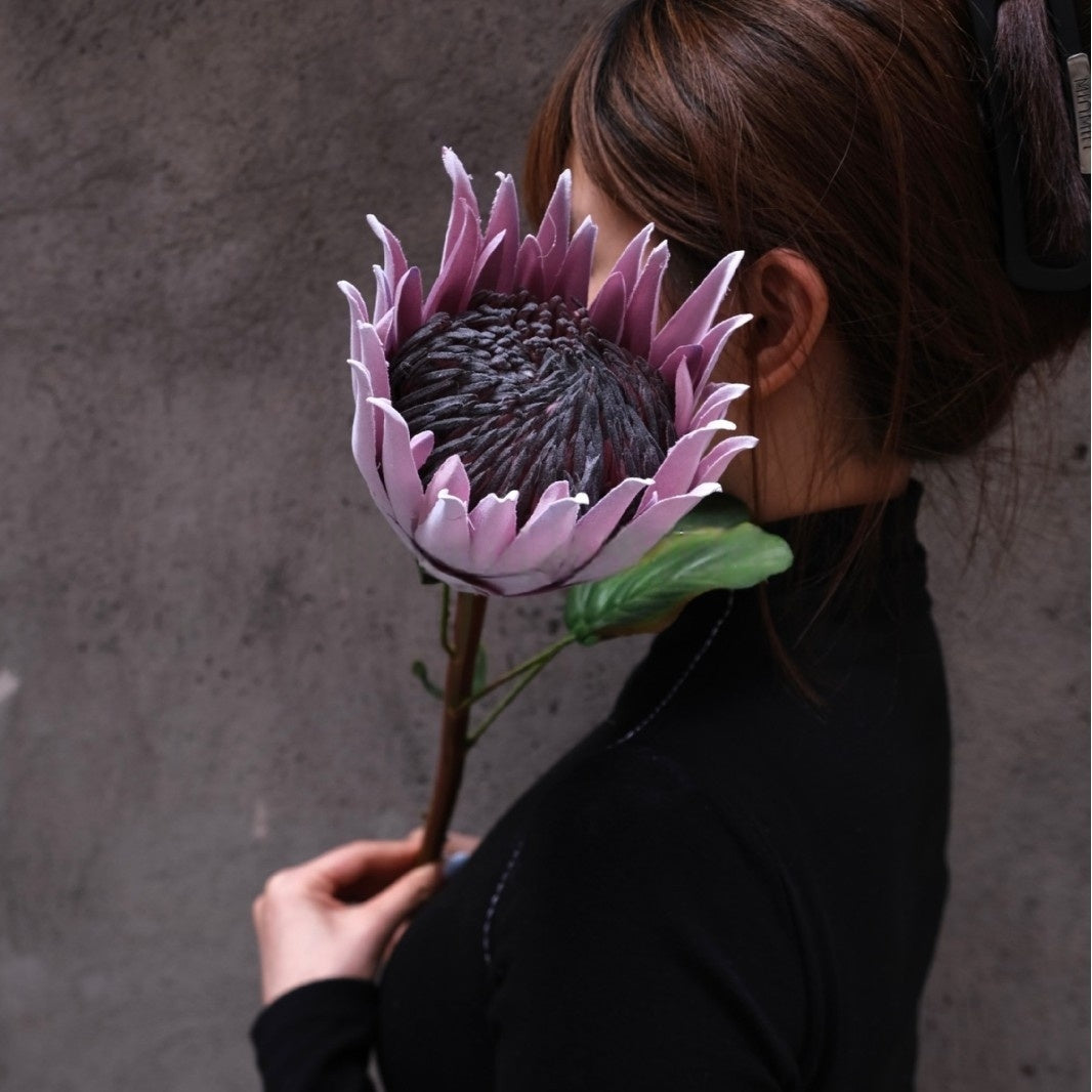 Valar Flower Realistic Protea King Bloom – Faux Statement Flower for Wedding & Event Styling FS-1066