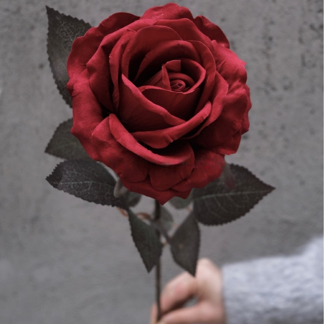 Schwarz-rosa Kunstblumen-Set – Moderne Geburtstagsparty-Hintergrunddekoration mit Kunstblumenarrangement FA-255