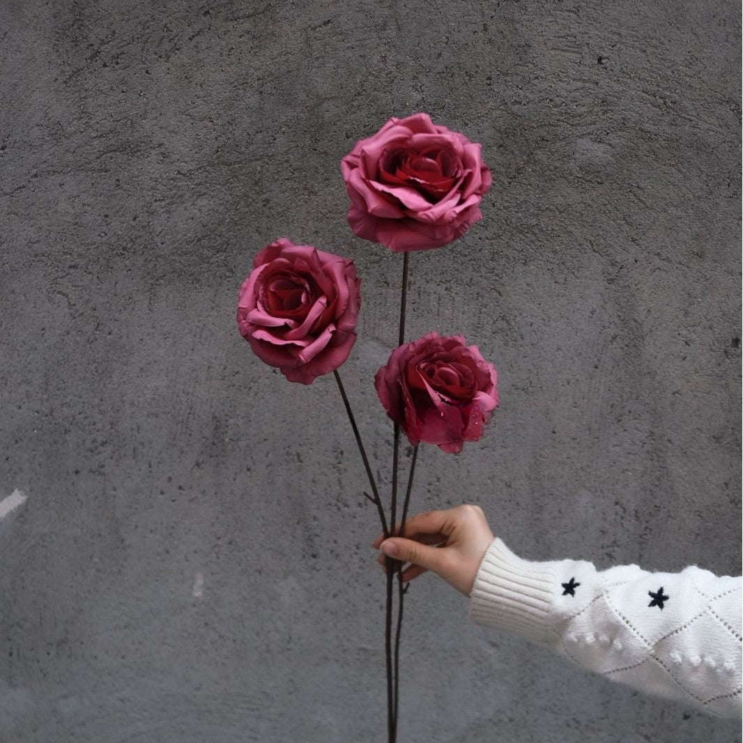 Schwarz-rosa Kunstblumen-Set – Moderne Geburtstagsparty-Hintergrunddekoration mit Kunstblumenarrangement FA-255