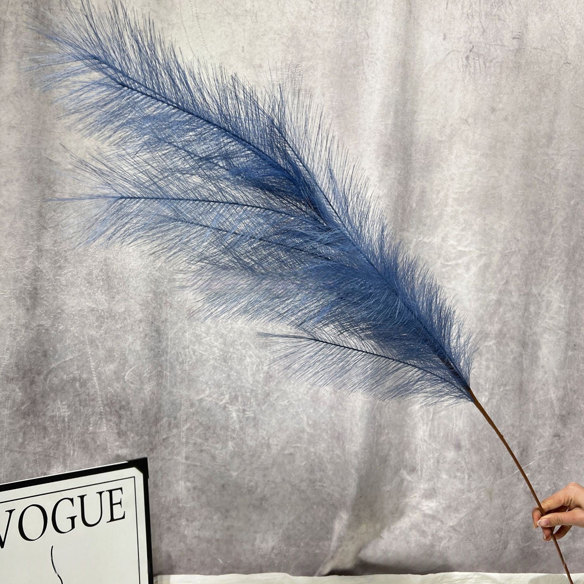 Single Artificial Pampas Bloom – Showstopper Piece for Ceremony or Aisle Decor FS-1039