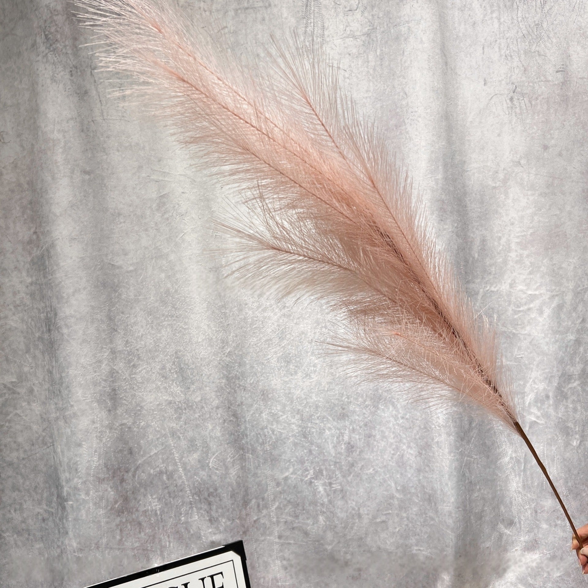 Single Artificial Pampas Bloom – Showstopper Piece for Ceremony or Aisle Decor FS-1039