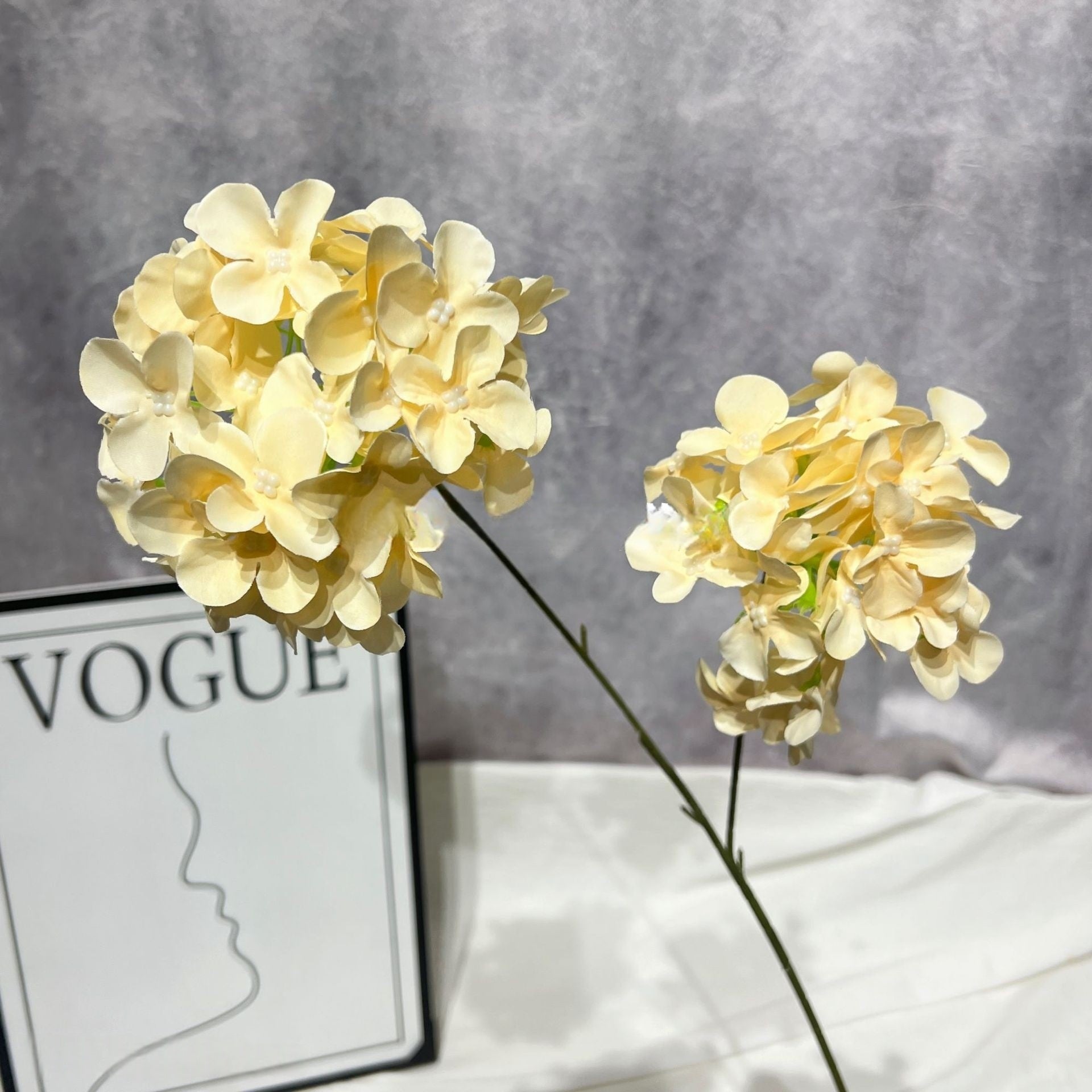 مجموعة زهور صناعية سوداء ووردية – ديكور خلفية حفلة عيد ميلاد حديث مع ترتيب زهور مزيفة FA-255