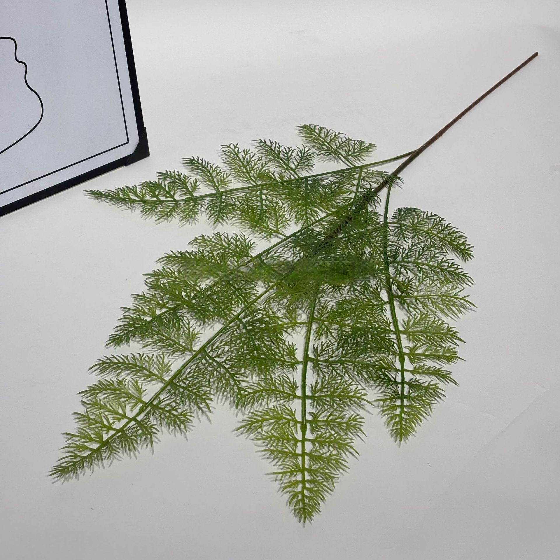 Greenery Stem | Faux Fern Leaf for Wedding Backdrops & Home Styling FS-1001G