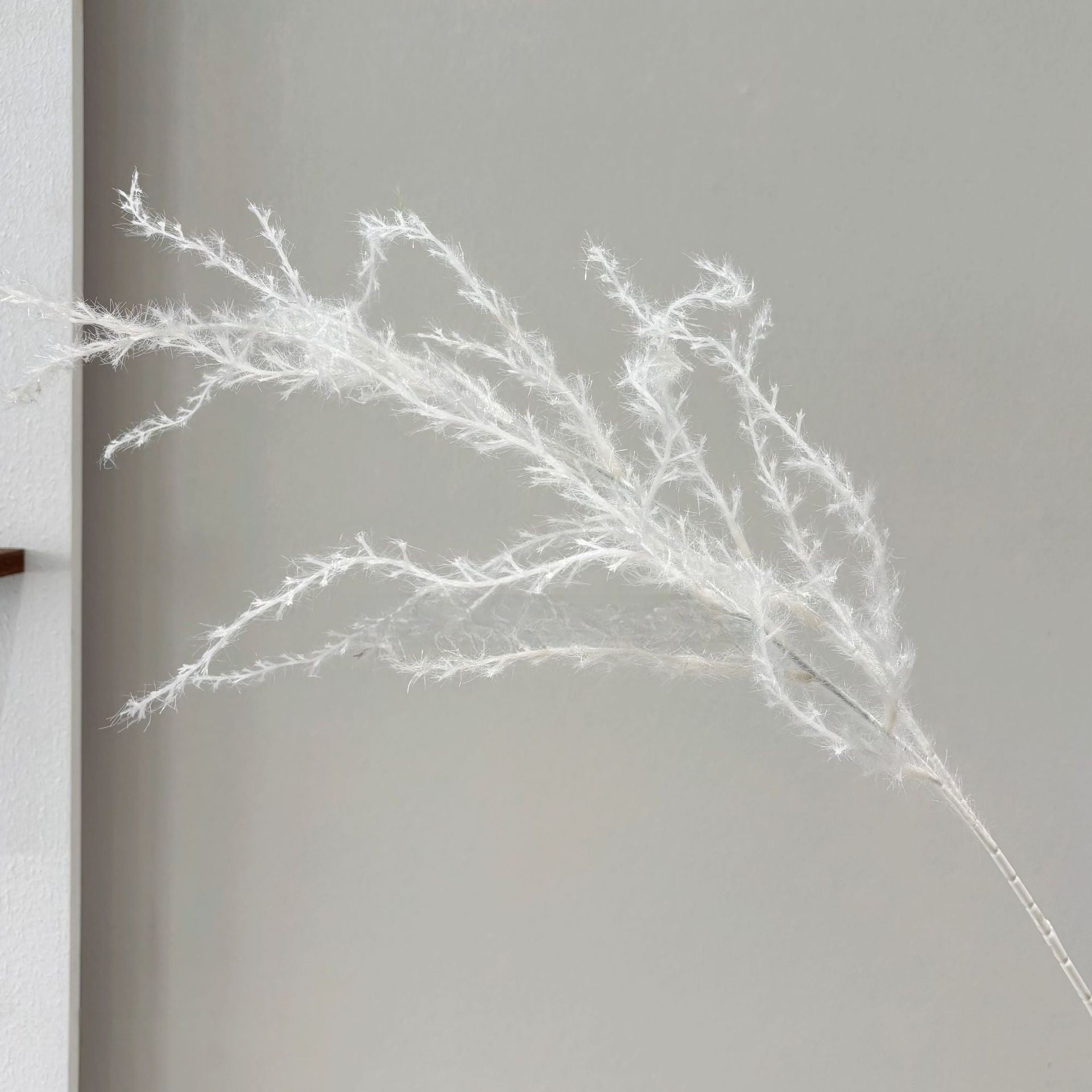 Soft White Single Stem Flowers | Faux Botanical Decor for Everyday Styling FS-1003G