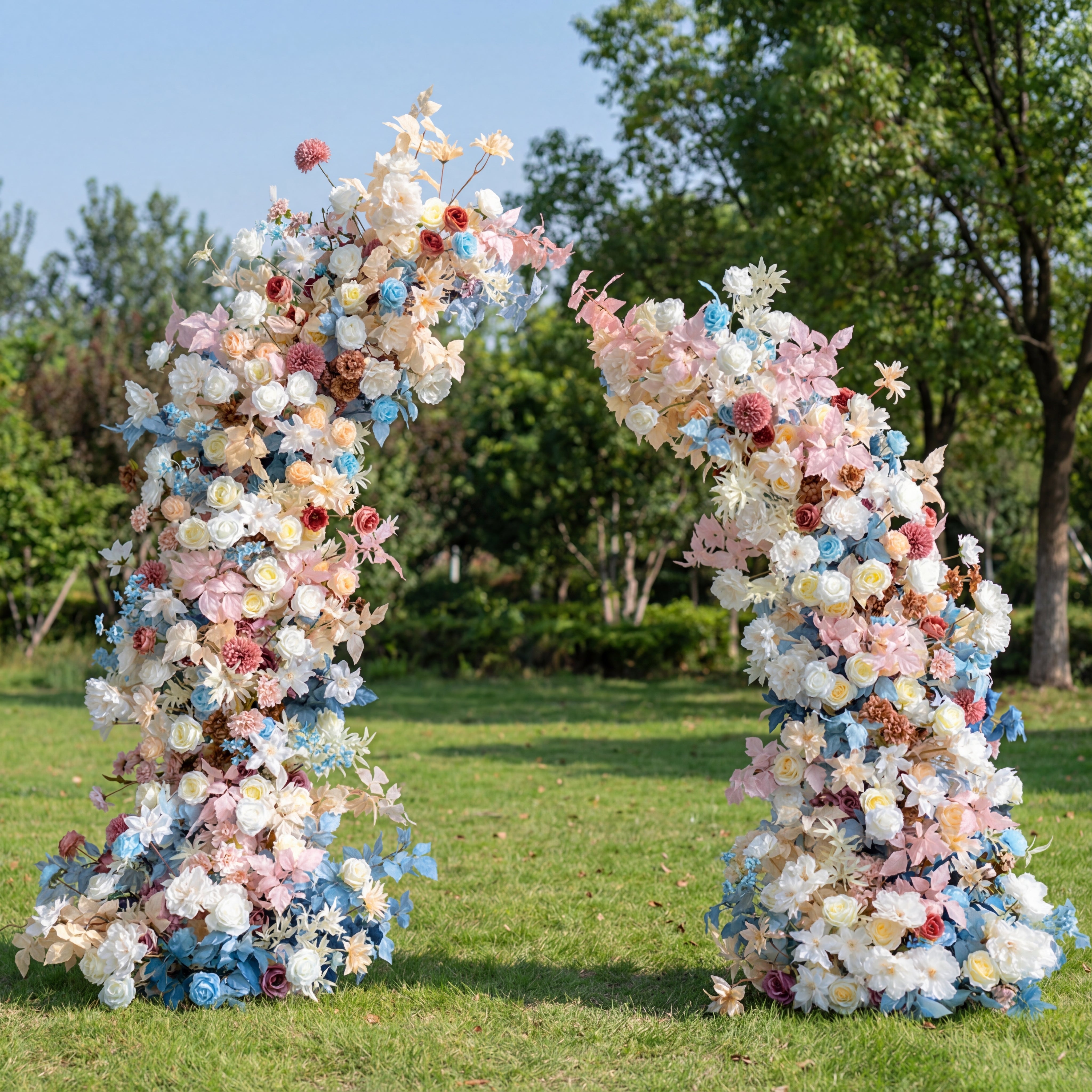 Arche florale élégante en forme de lune pour cérémonie de mariage - Arche de fleurs artificielles pour mariages, événements et occasions spéciales