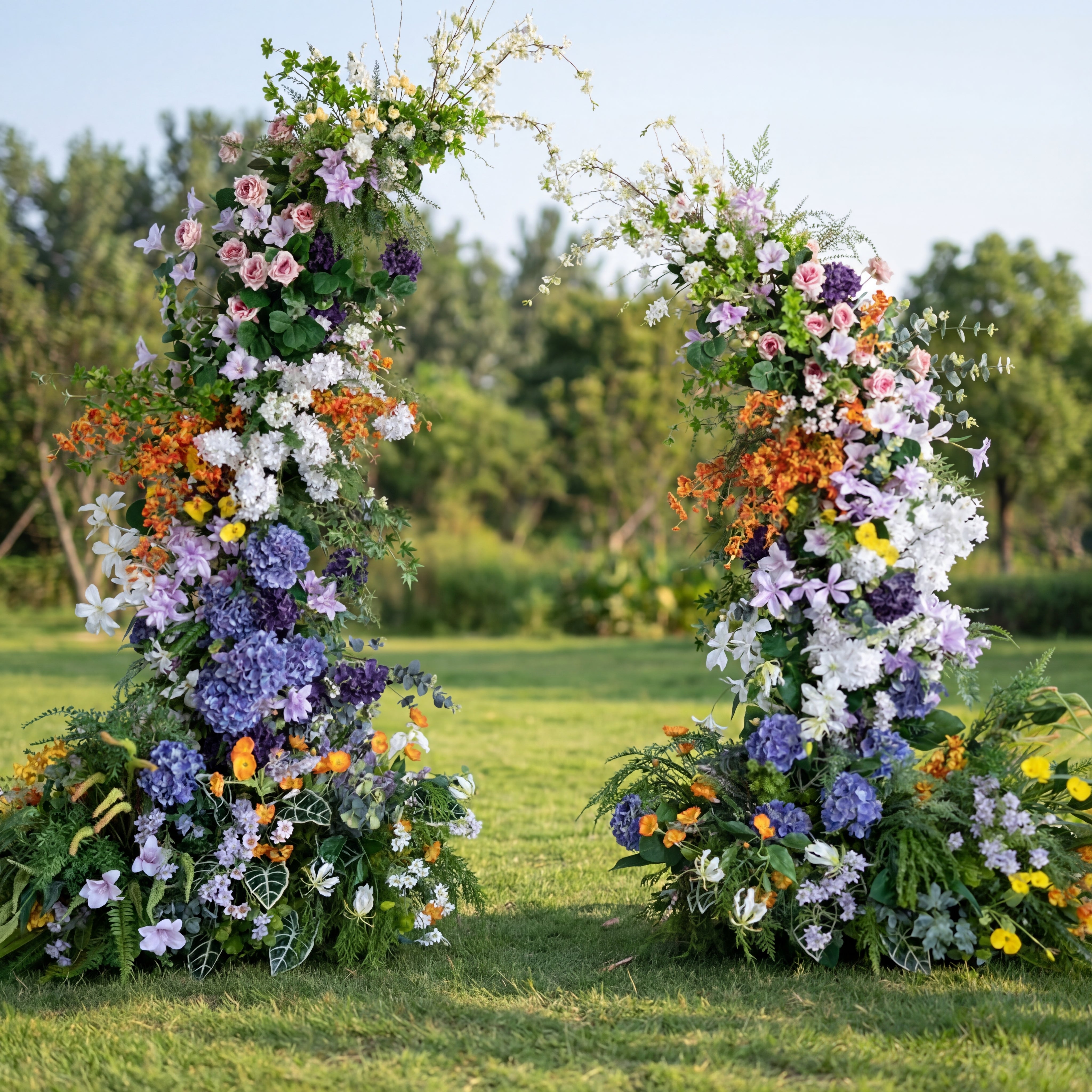 Arco Floral en Forma de Luna Elegante para Ceremonia de Boda - Arco de Flores Artificiales para Bodas, Eventos y Ocasiones Especiales VA-314