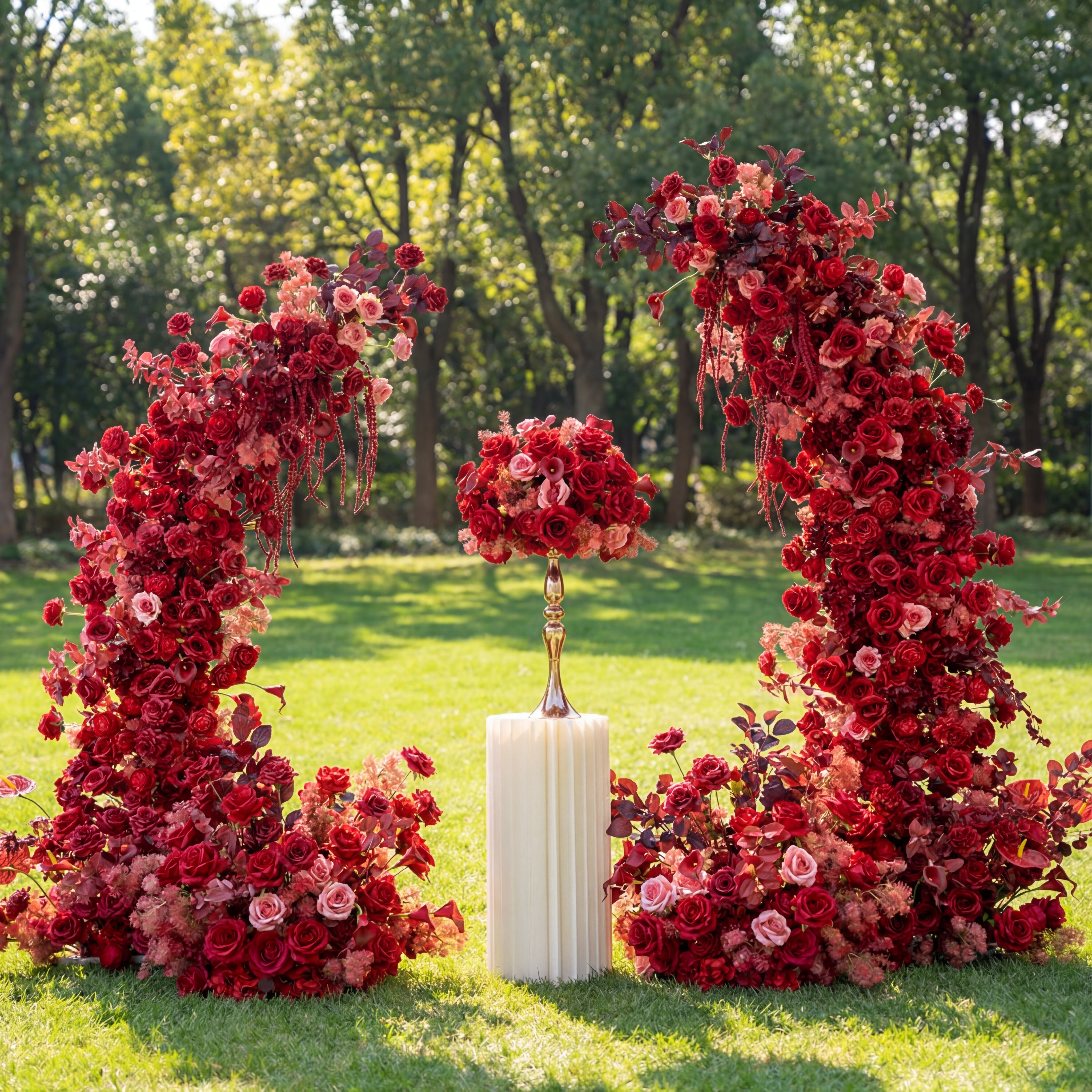 우아한 달 모양 결혼식 꽃 아치 - 결혼식, 행사 및 특별 행사를 위한 인공 꽃 아치