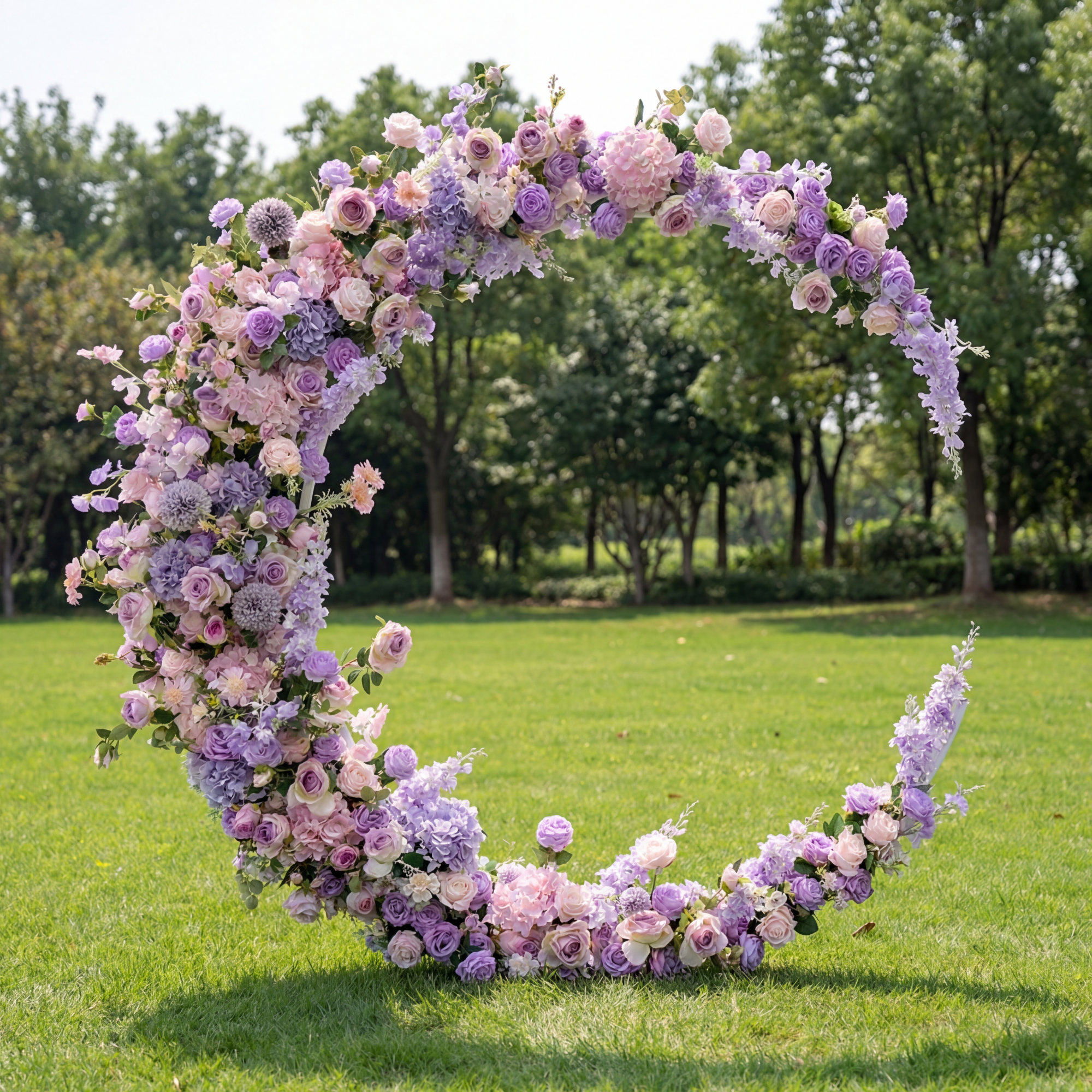 Arche florale élégante en forme de lune pour cérémonie de mariage - Arche de fleurs artificielles pour mariages, événements et occasions spéciales