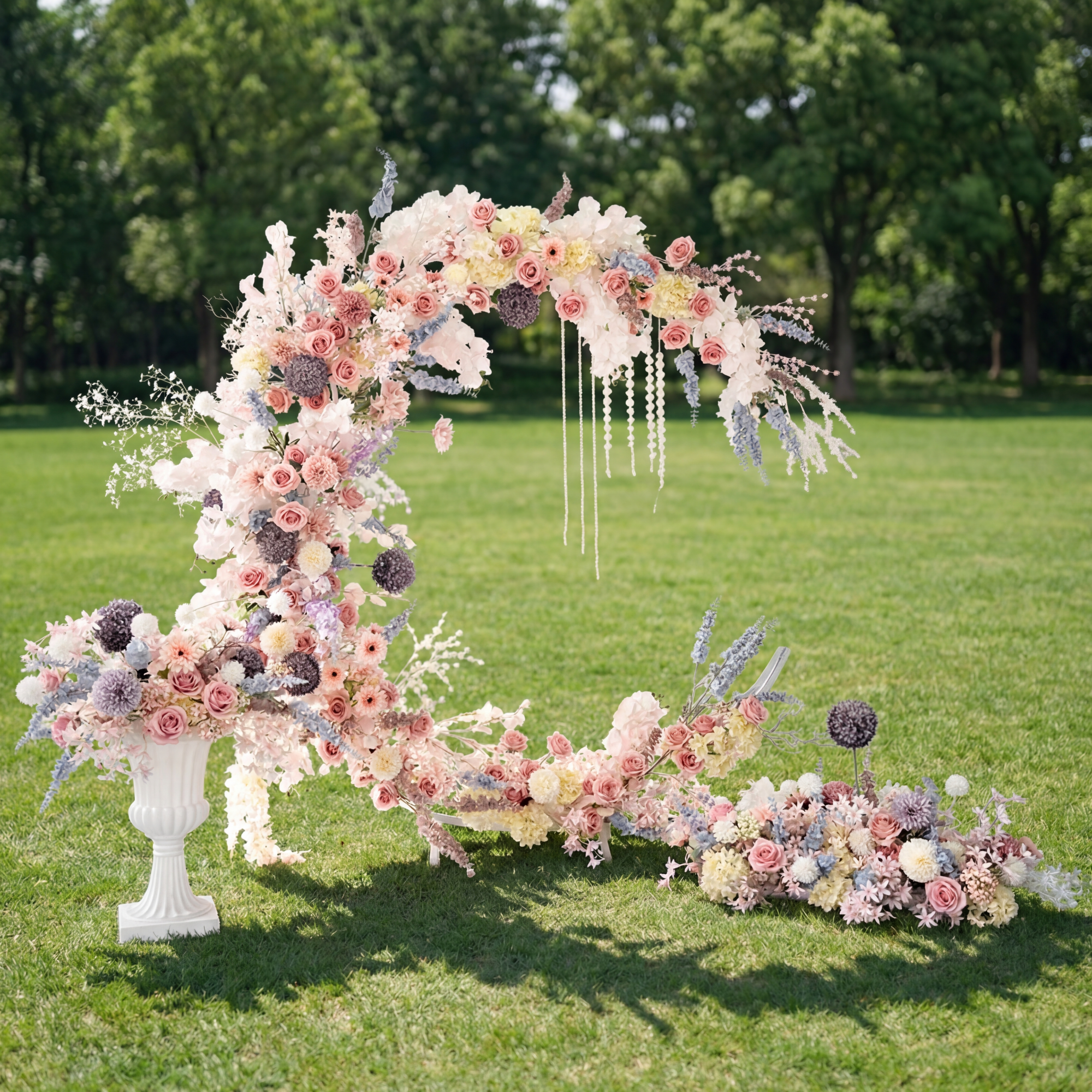 Arche florale élégante en forme de lune pour cérémonie de mariage - Arche de fleurs artificielles pour mariages, événements et occasions spéciales