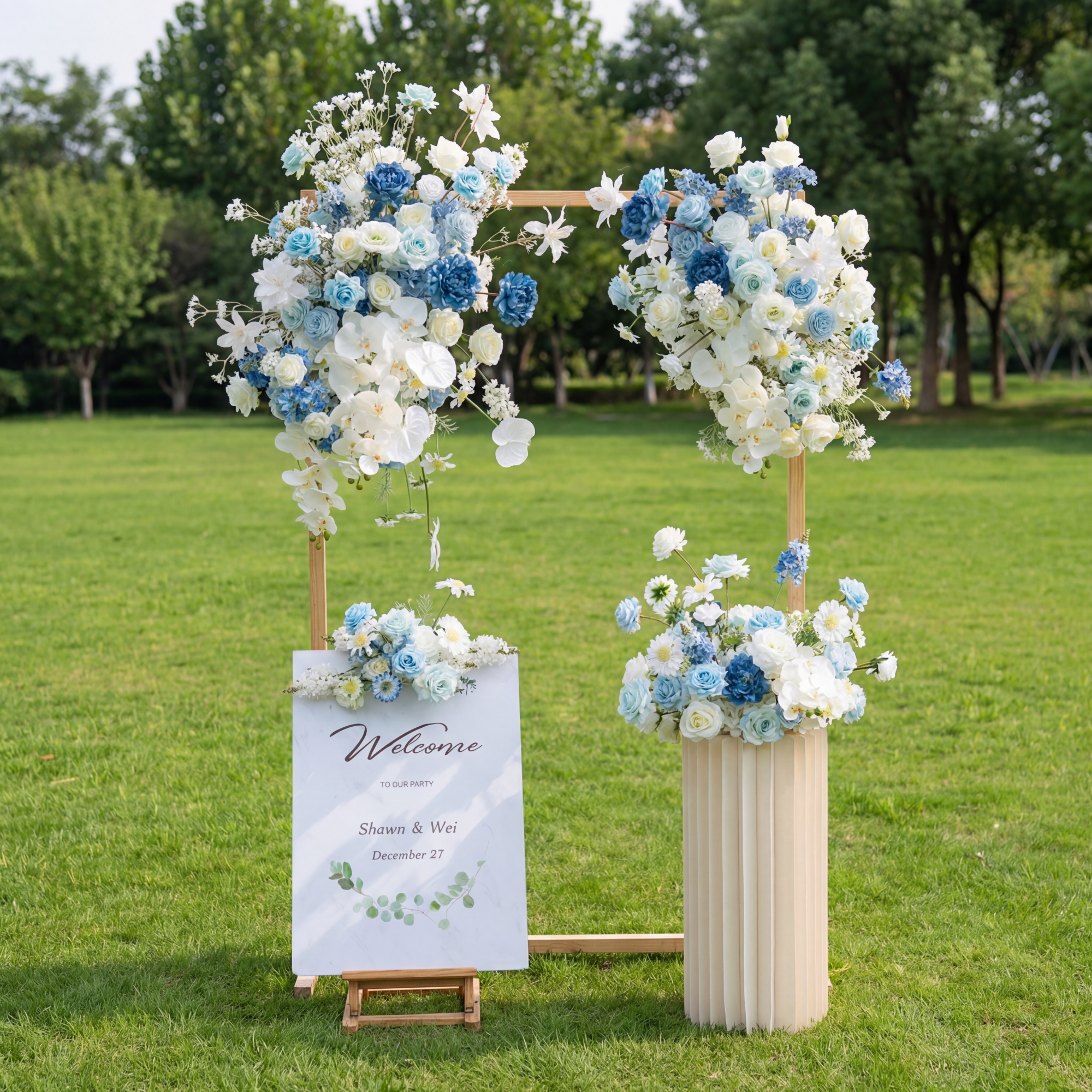 Combinación Floral Azul Tiffany y Blanco - Exhibición Floral Elegante para Área de Bienvenida de Boda FA-254