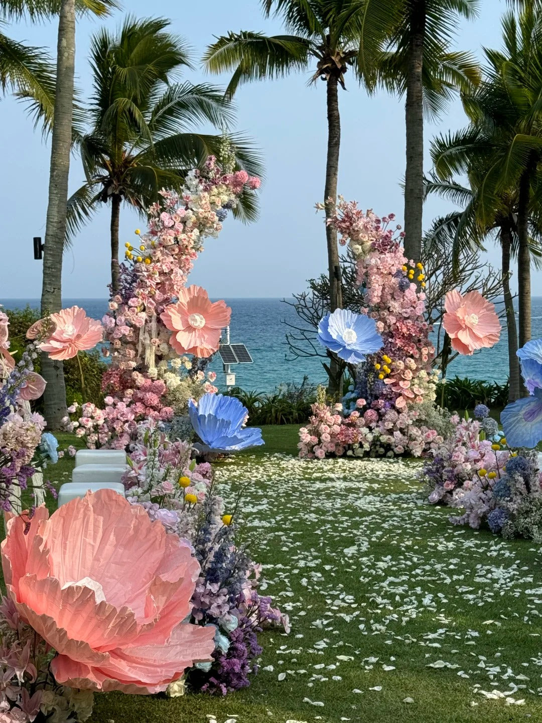 🌴 A Wedding That Looks Like a Monet Painting by the Sea
