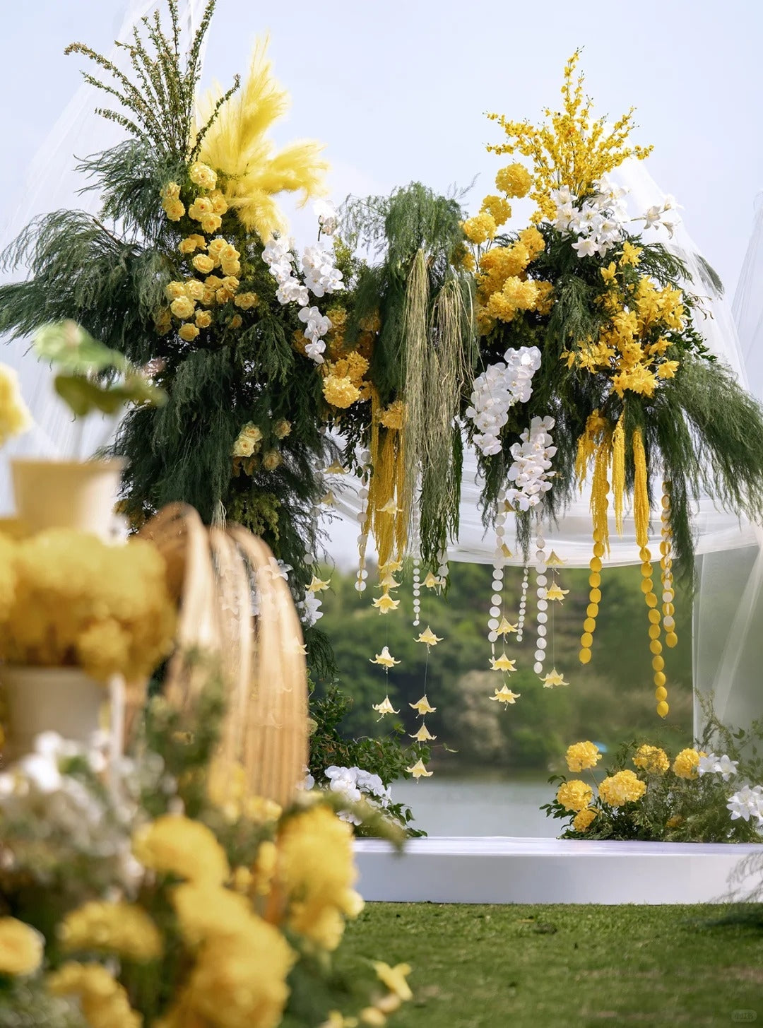 Yellow Outdoor Wedding Inspiration: A Celebration in Sunshine and Flowers